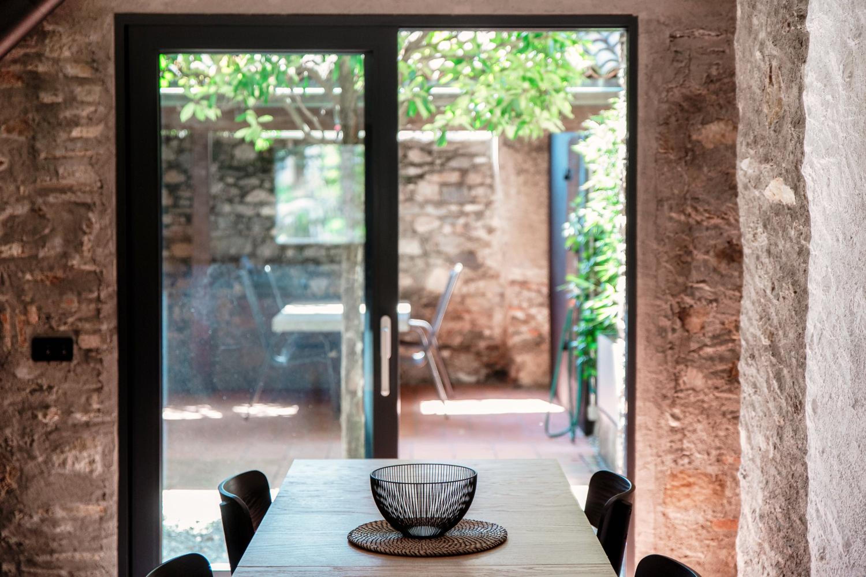 Casa Brocchi by Quokka 360 - unique design house with garden