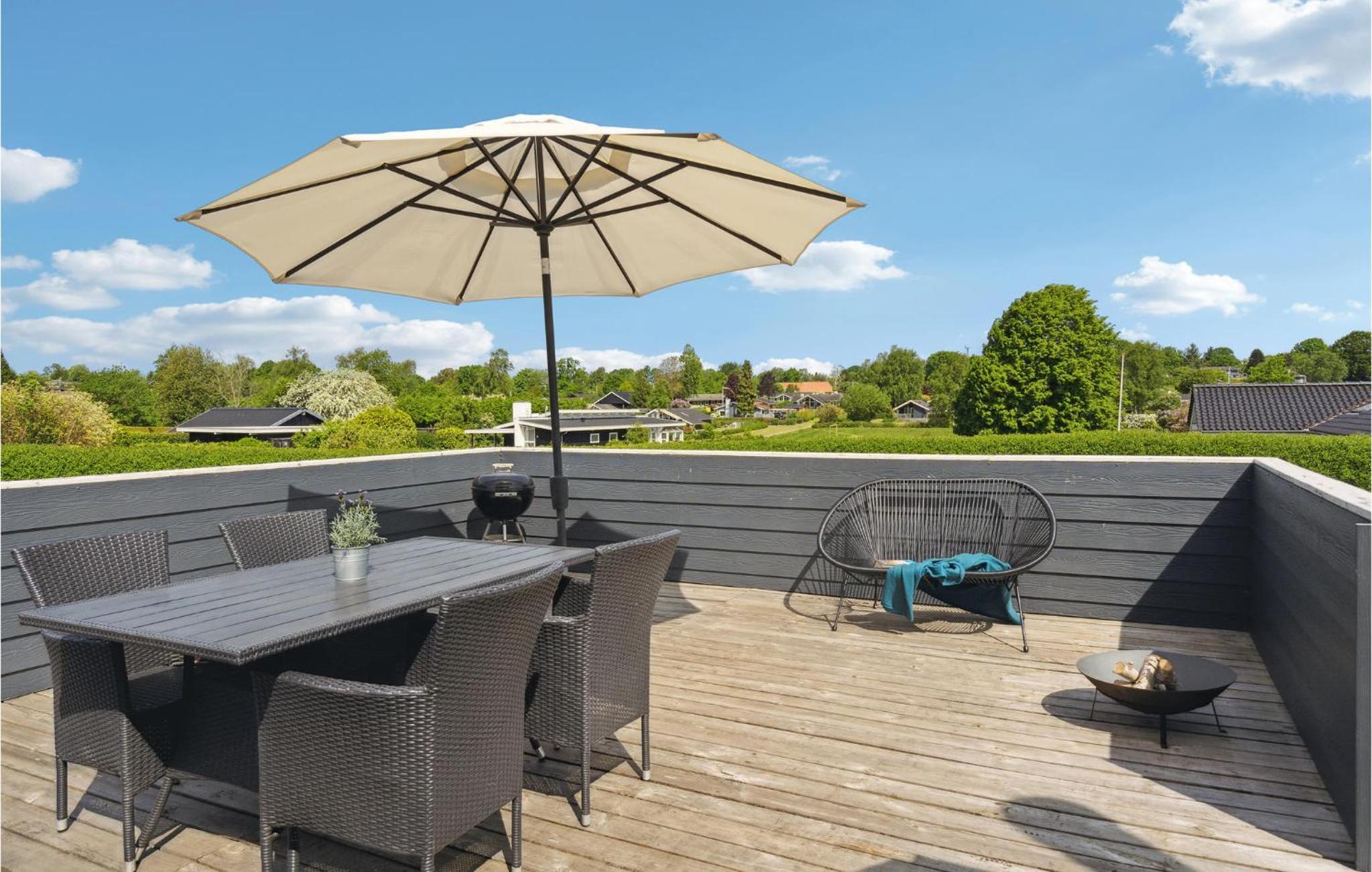 Gorgeous Home In Hejls With Wifi