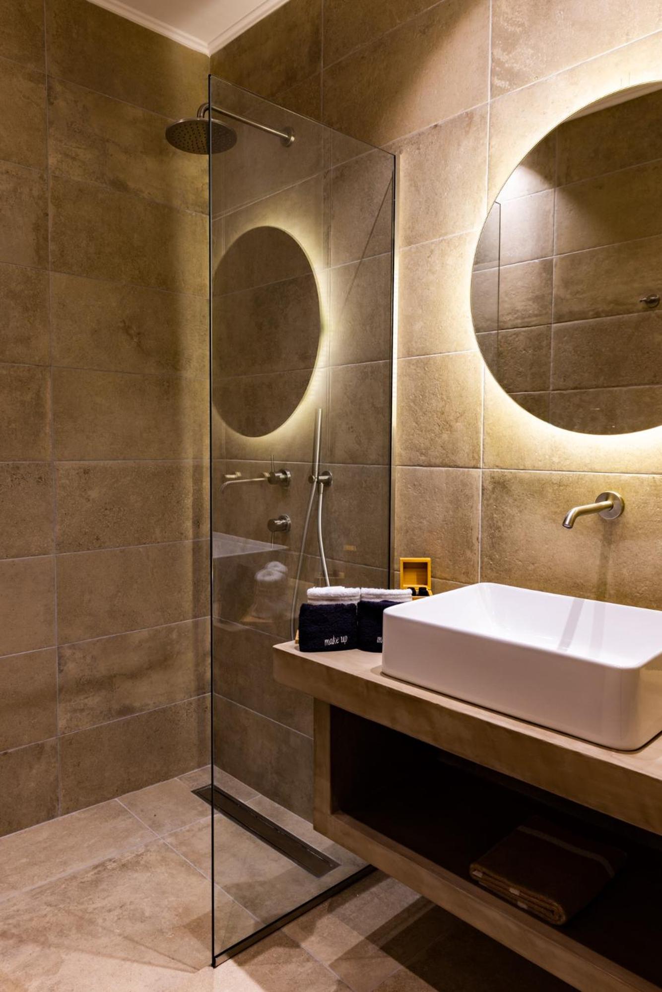 Orelia Luxury Villas