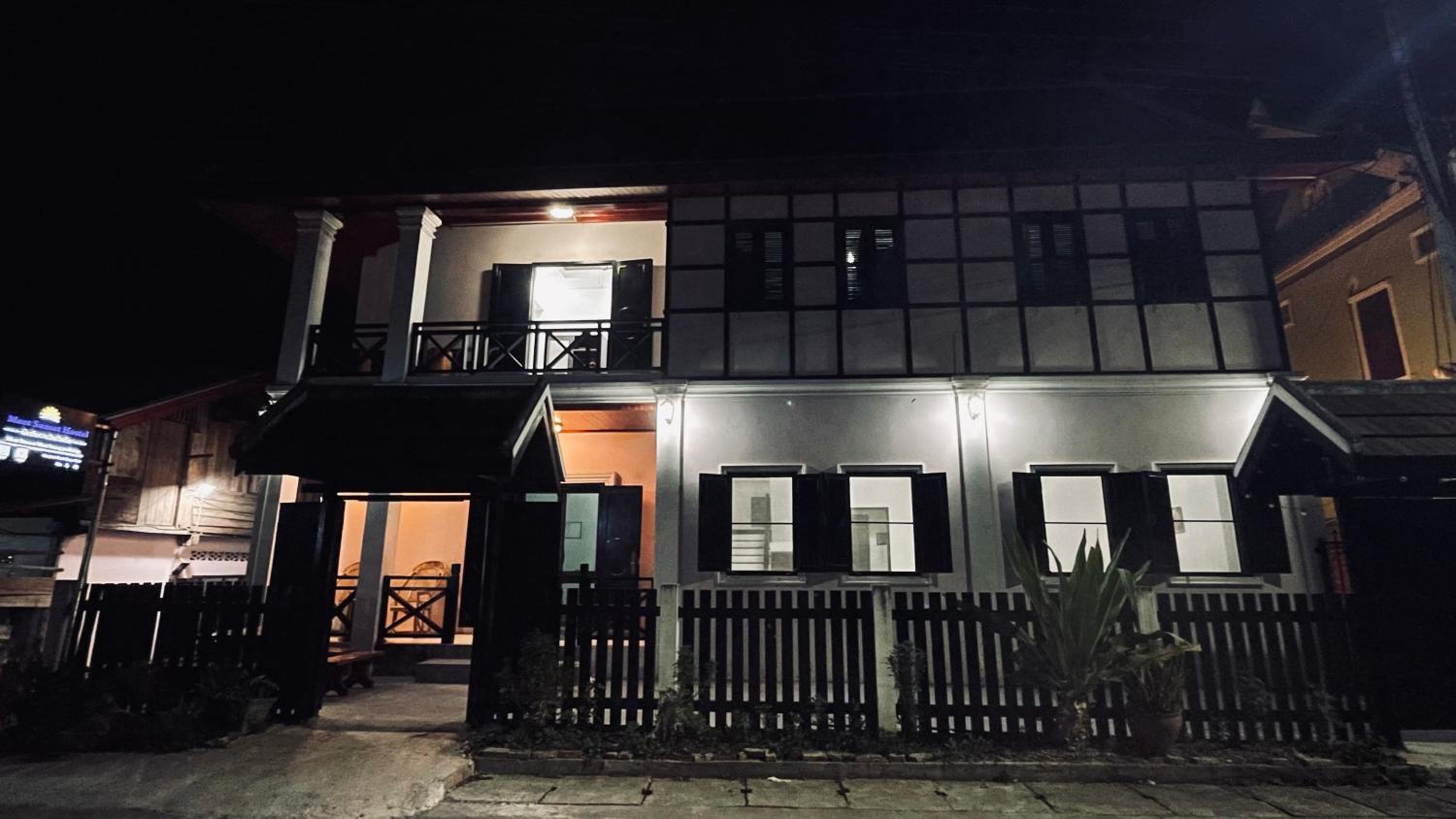 Meet sunset hostel Luangprabang