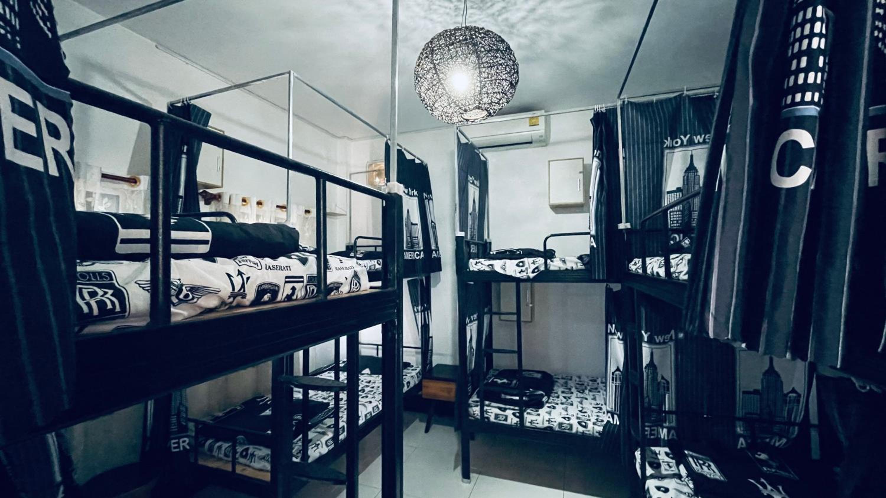 Meet sunset hostel Luangprabang