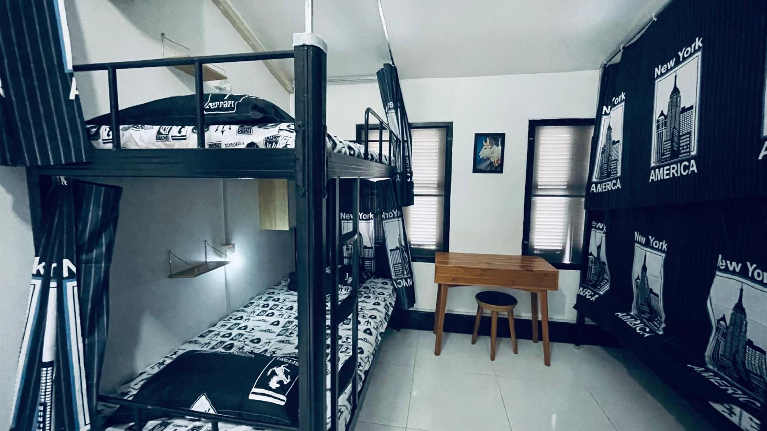Meet sunset hostel Luangprabang