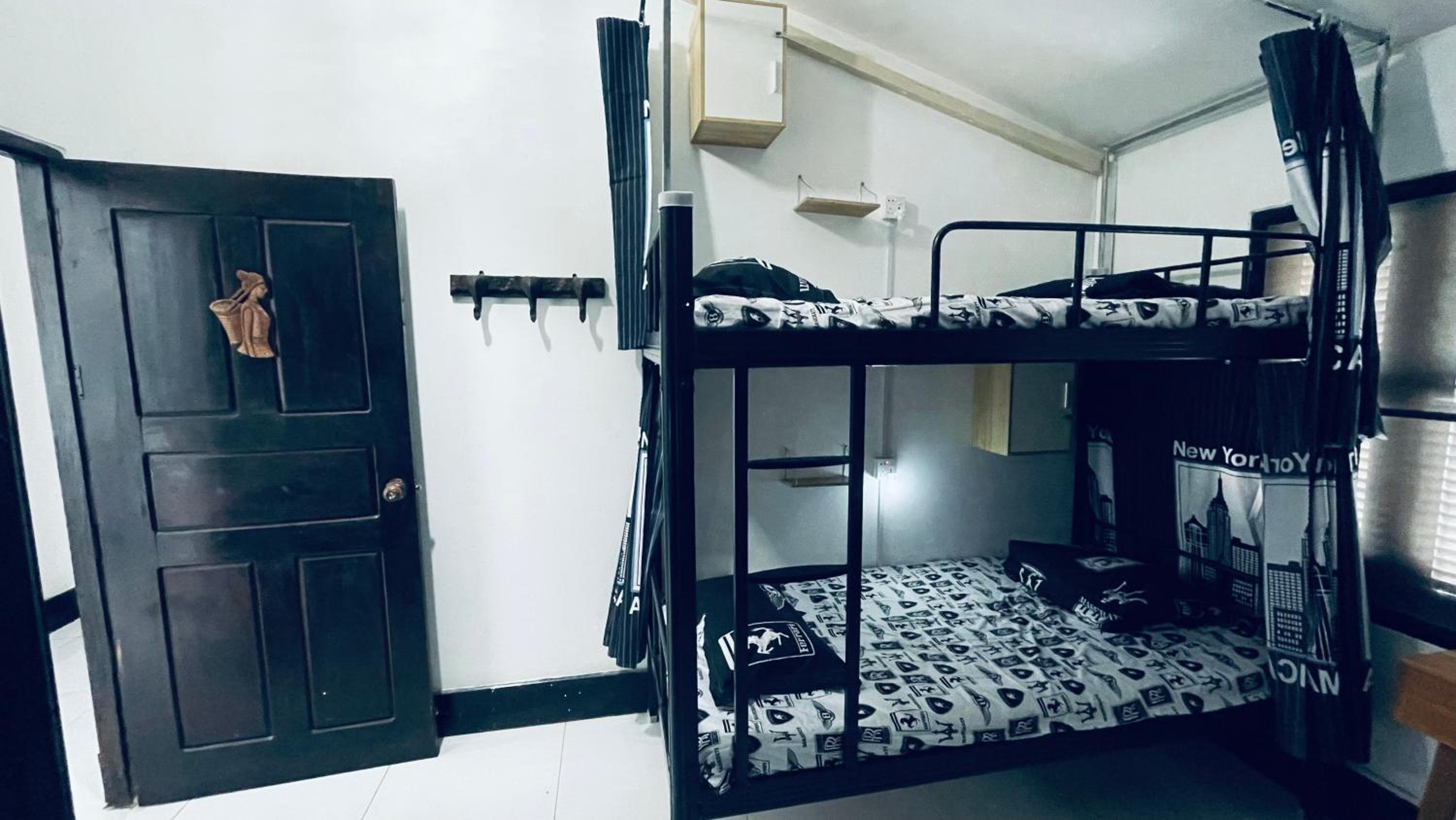 Meet sunset hostel Luangprabang