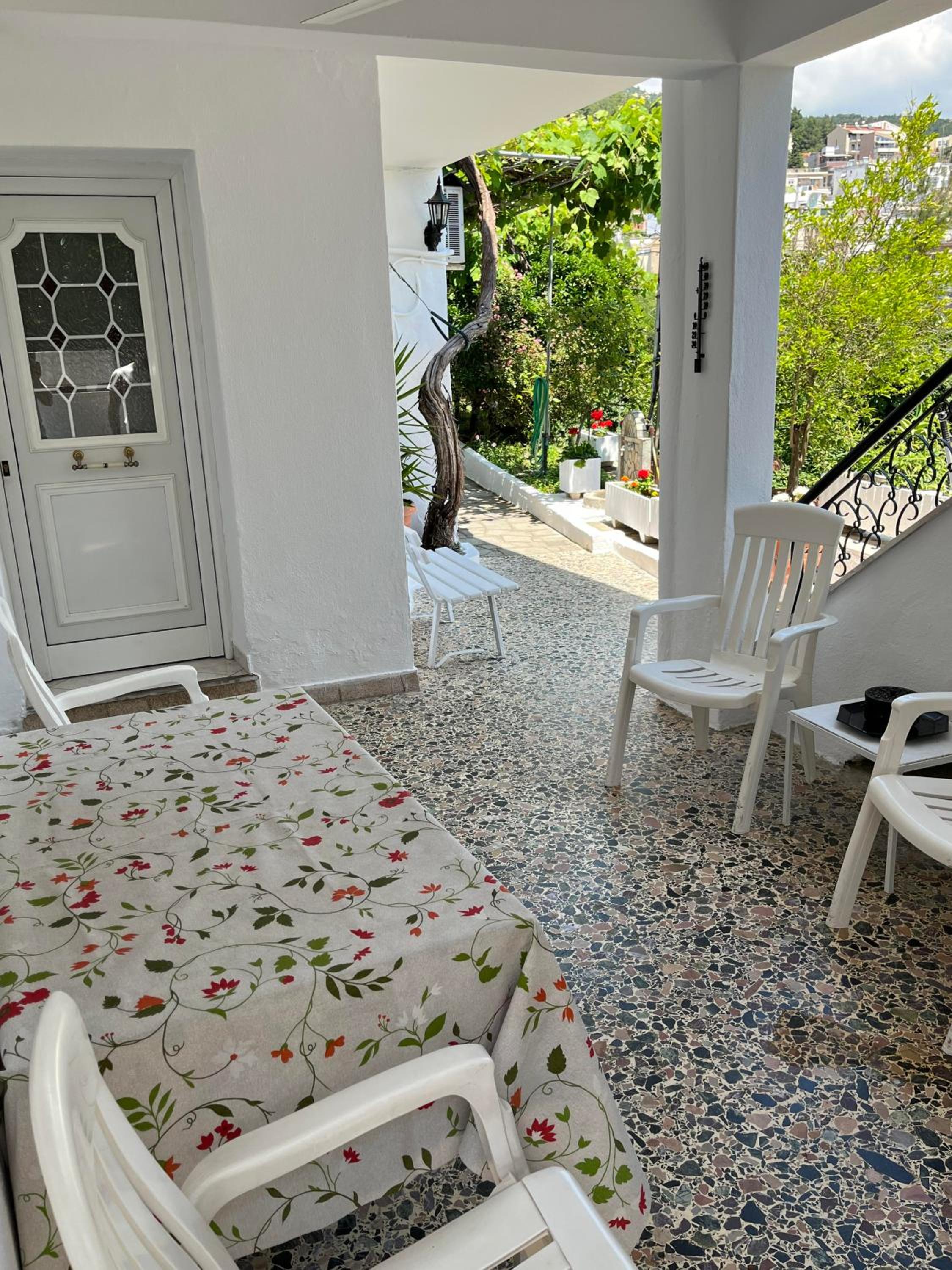 Vasilis Garden House