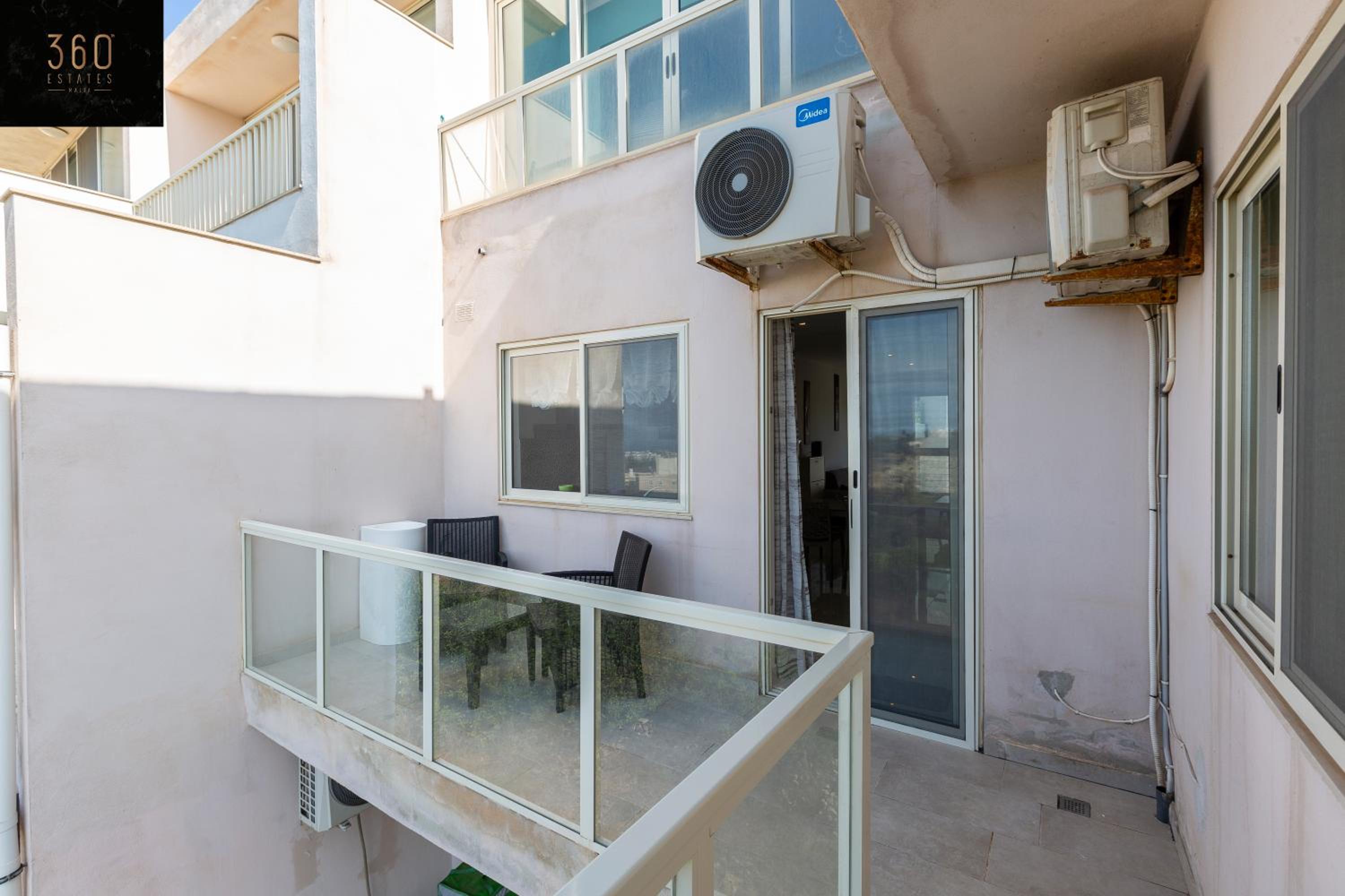 Lovely, cozy fully equipped 2BR APT in the centre by 360 Estates photo 3