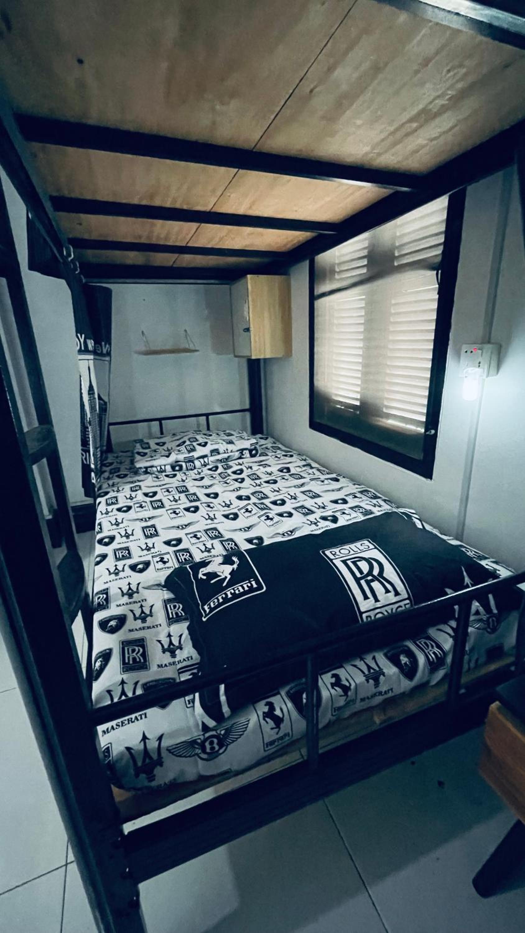 Meet sunset hostel Luangprabang