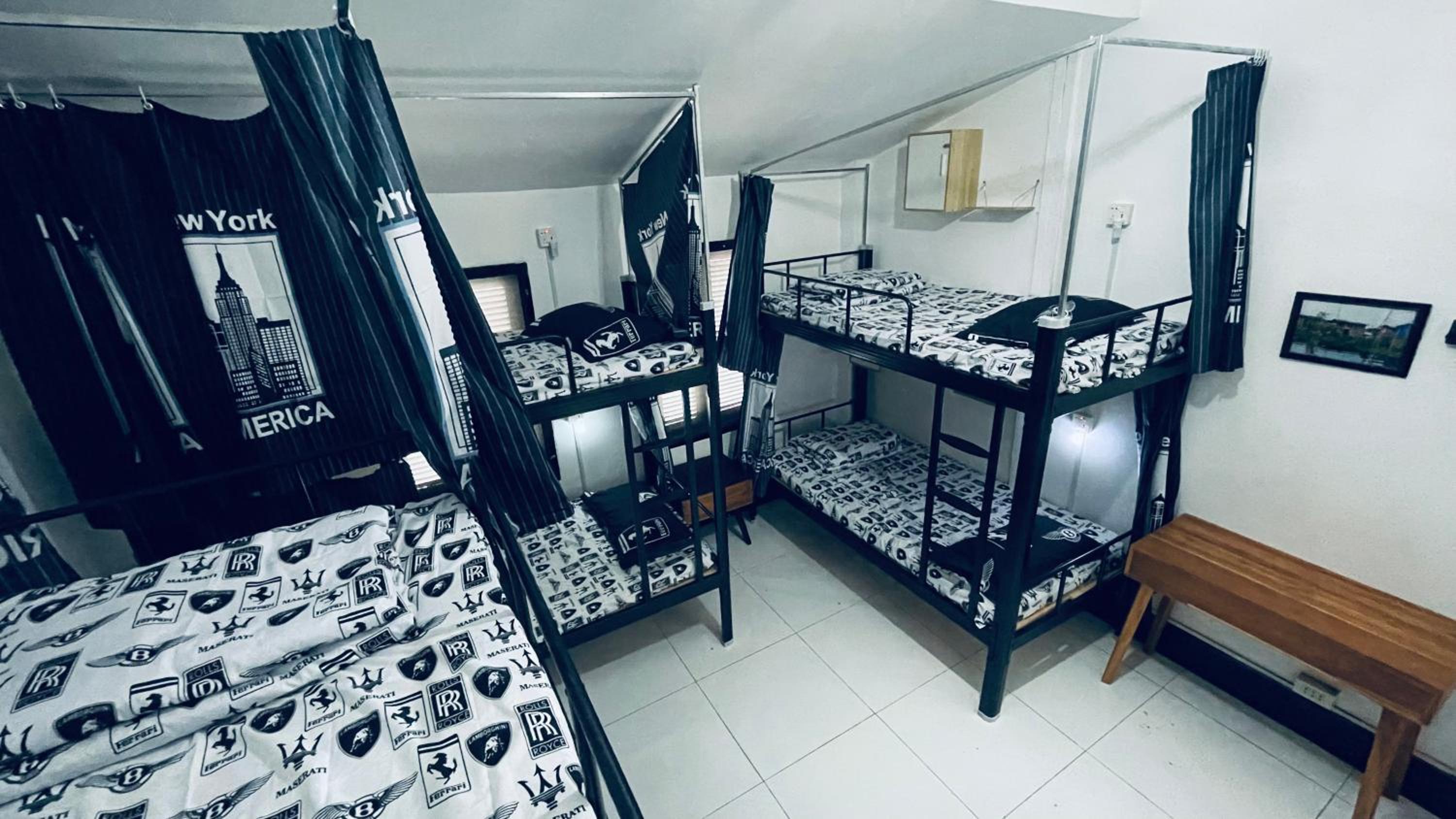 Meet sunset hostel Luangprabang