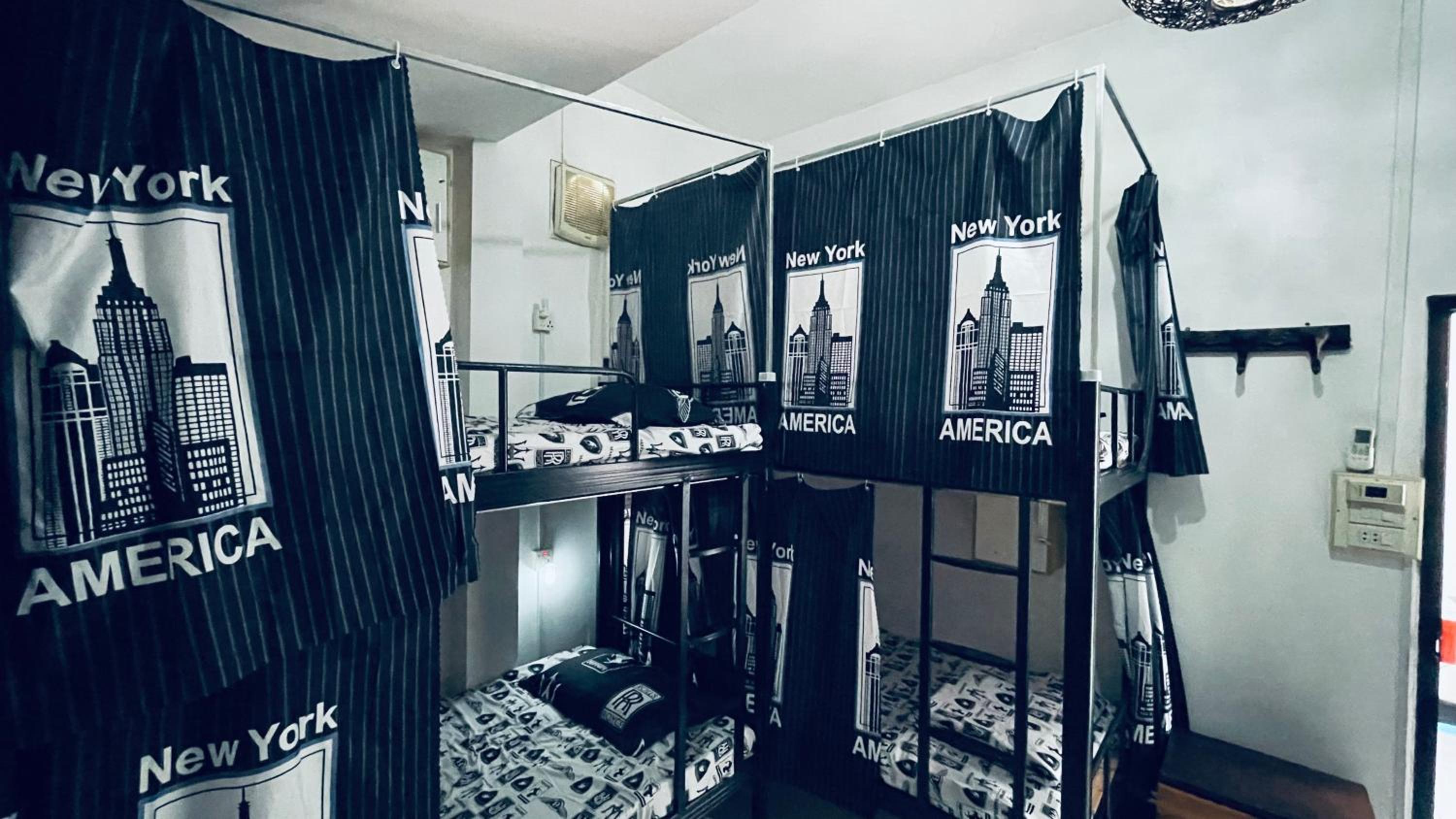 Meet sunset hostel Luangprabang