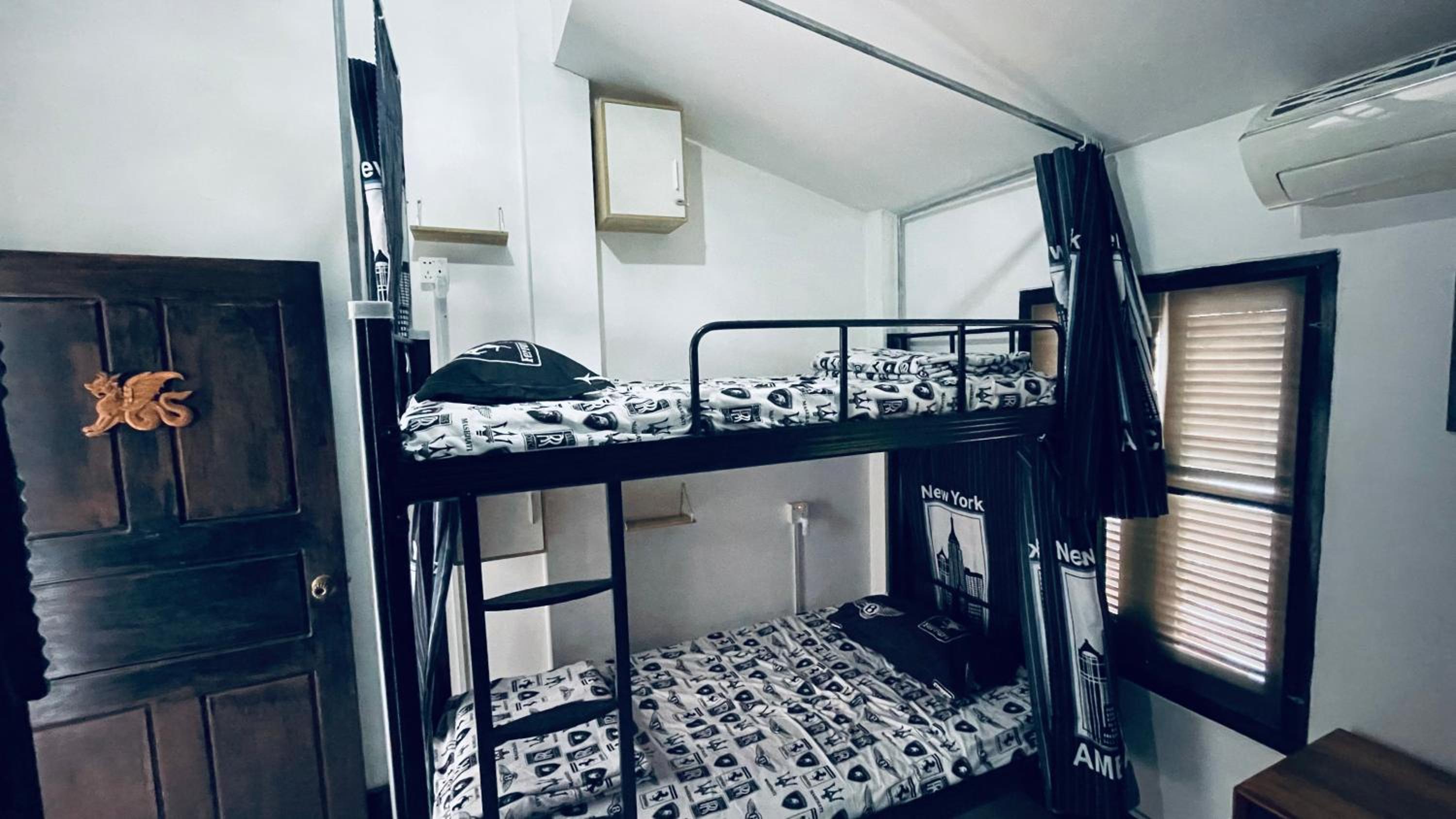 Meet sunset hostel Luangprabang