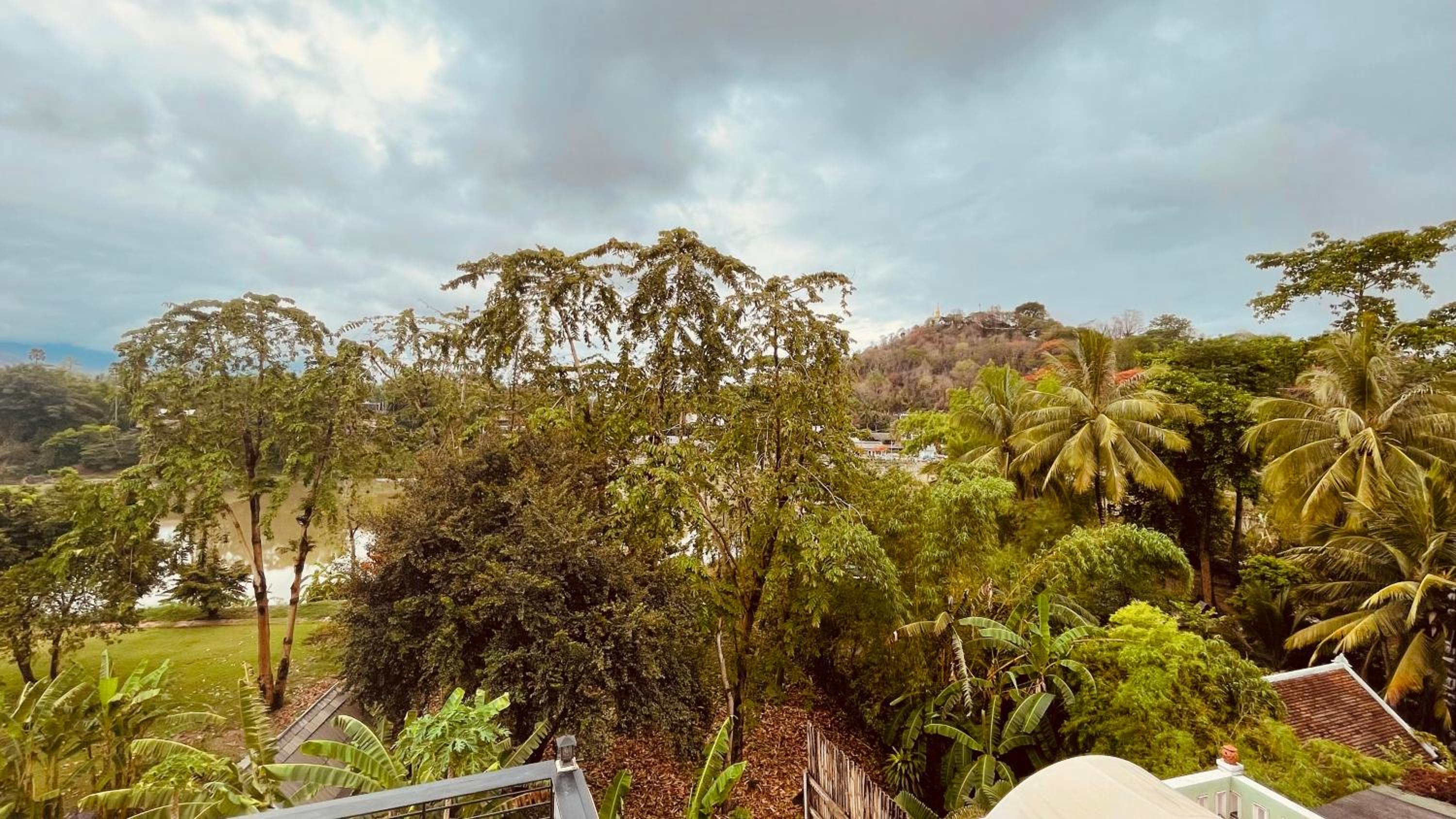 Meet sunset hostel Luangprabang