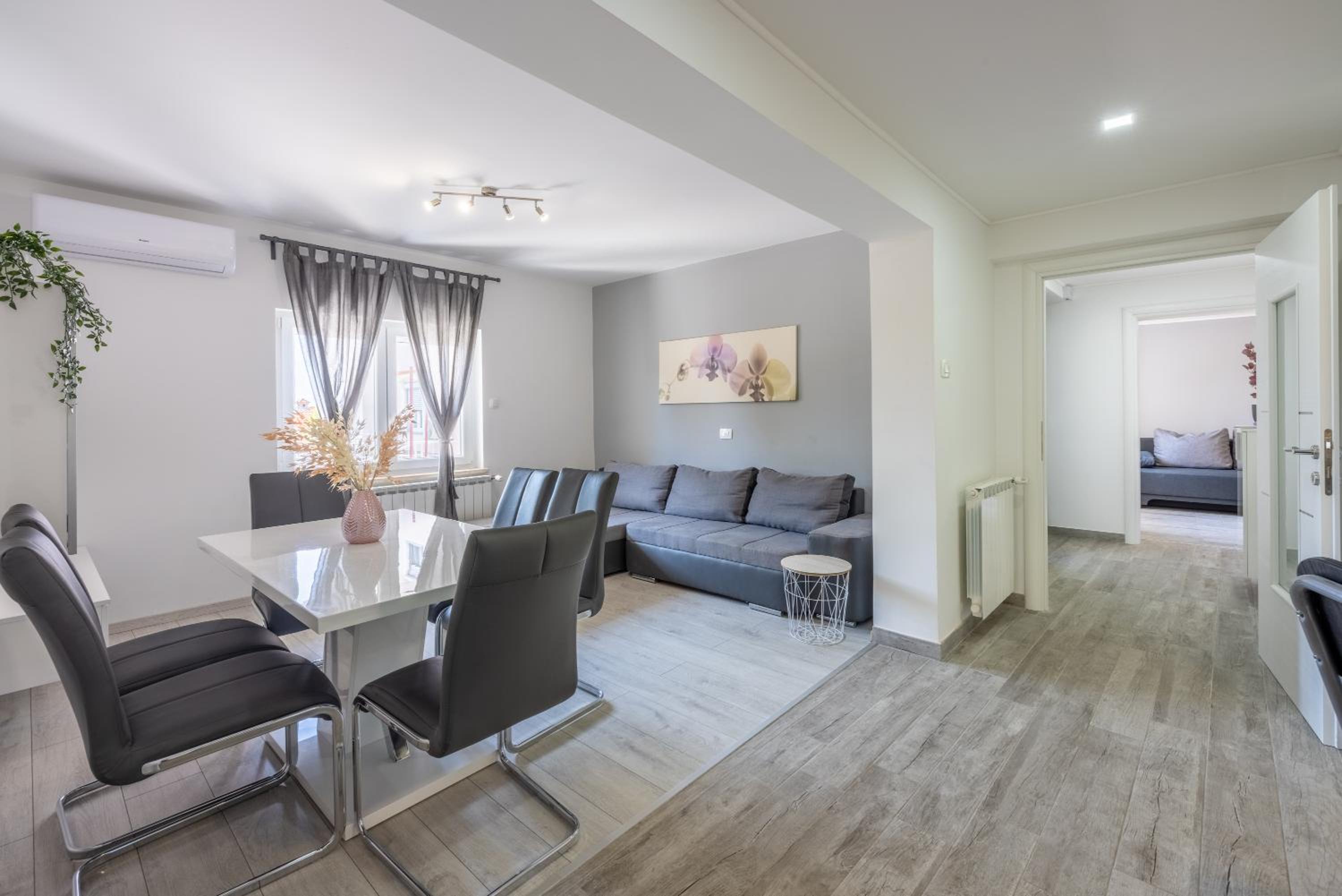 Apartments Luna