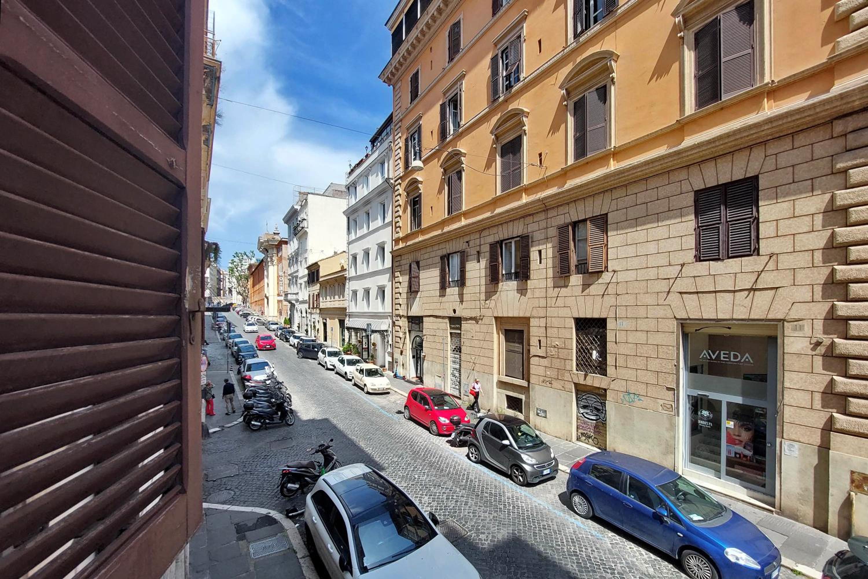 Monti Spacious Apartment 2