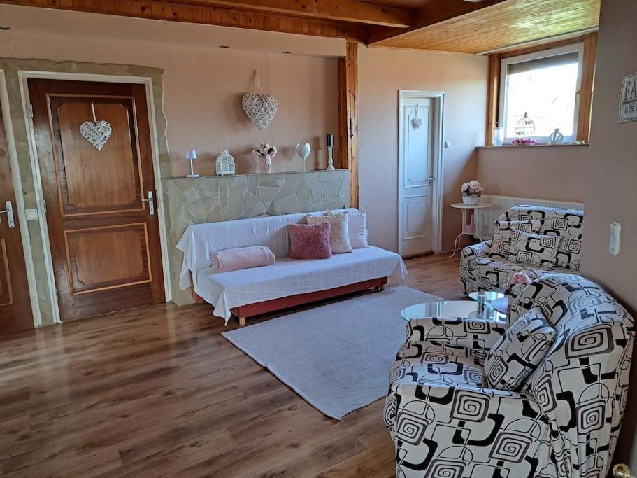 Kismarosi Center Apartman view 3
