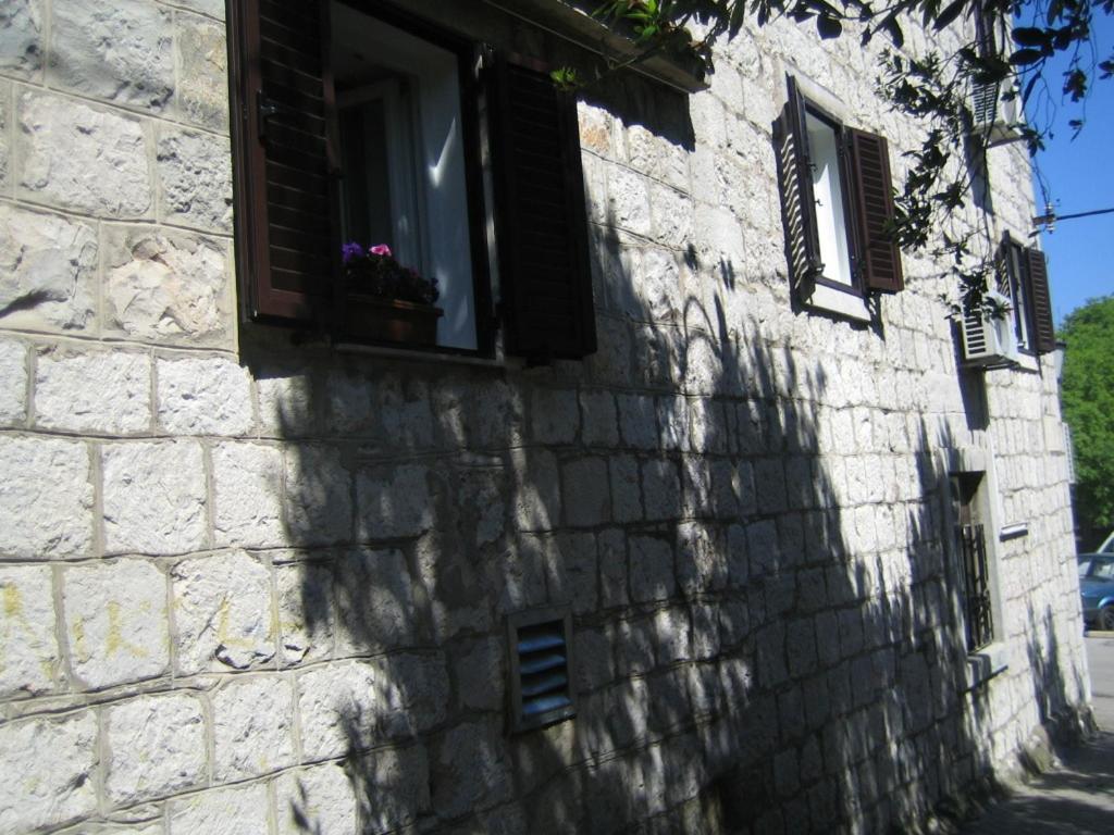 Apartment Sweet Home