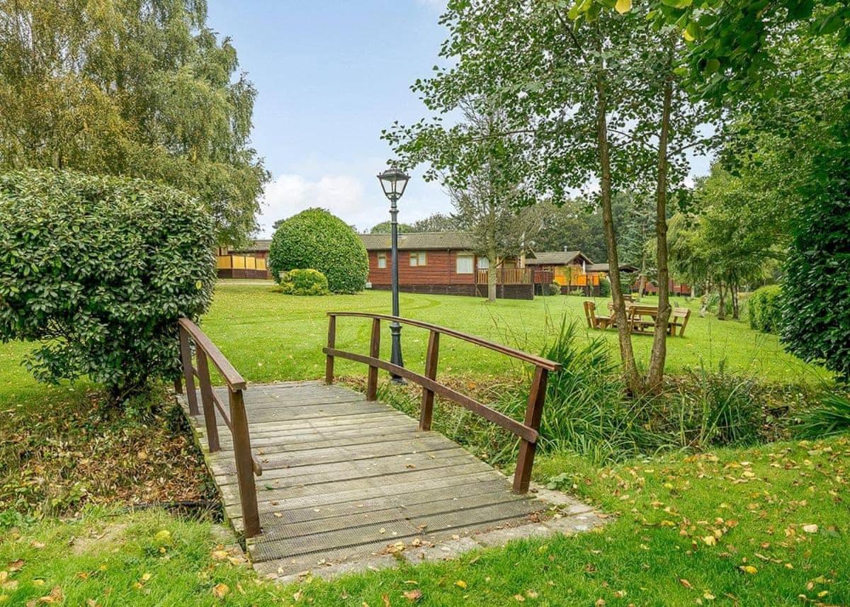 Ashlea Pools Lodges view 4