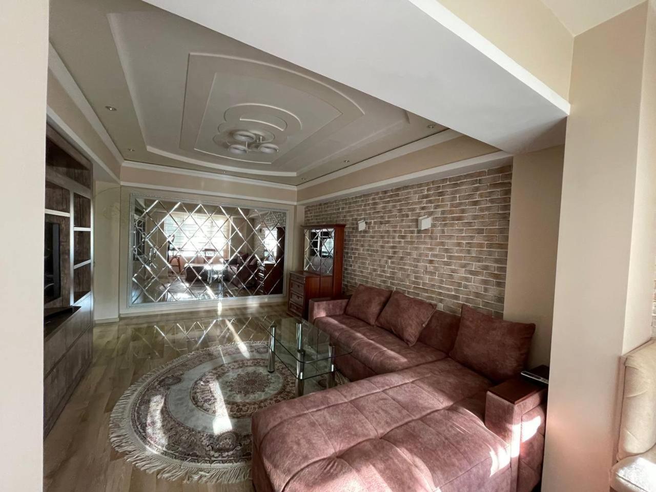 1 Bedroom stylish apartment in TSUM view 3