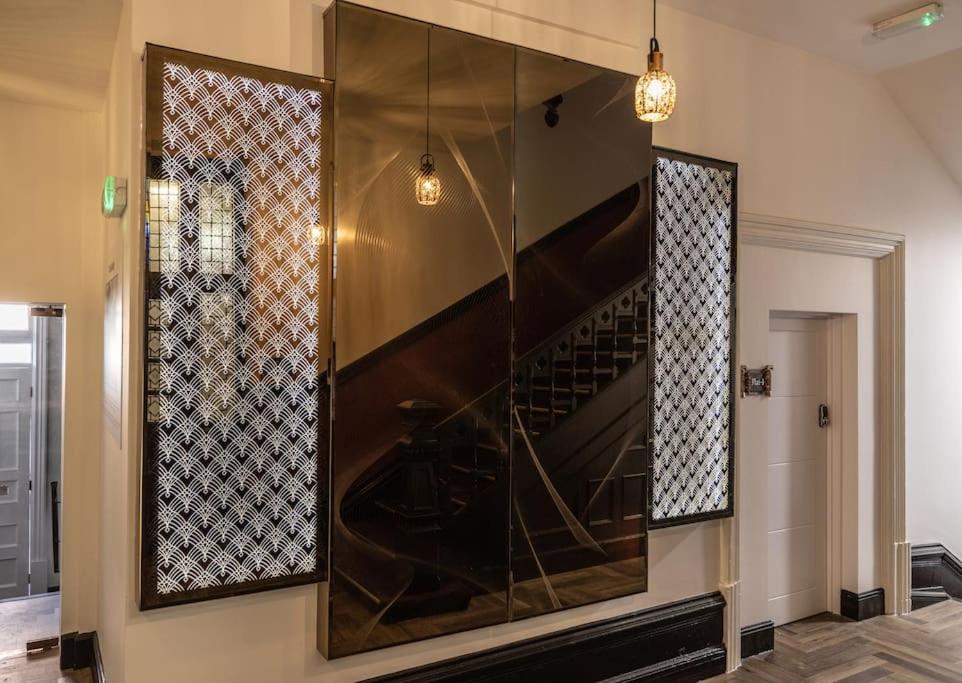 Deluxe City Escape Perfect For Business & Families & Free Gym By The Pocklington - The Magistrates Suite