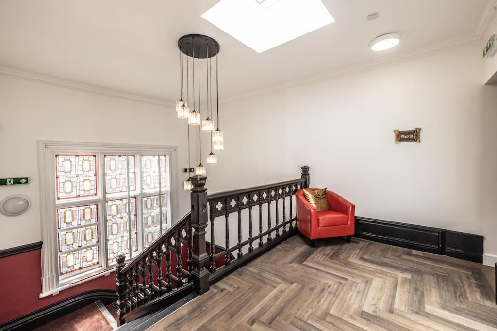 Luxury 2 Bed Apartment In The City Centre With Free Gym By The Pocklington - The Ceremonial Suite