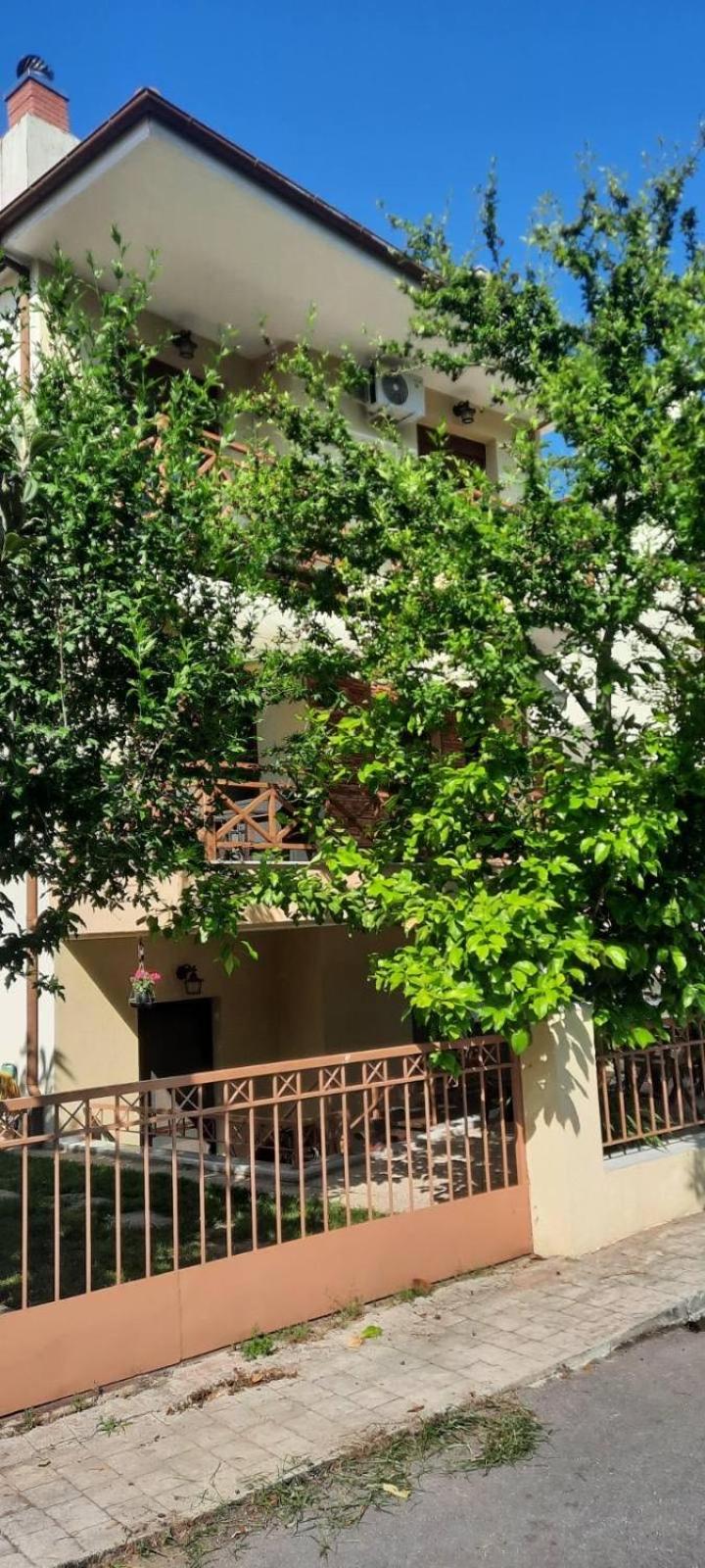 Rea’s house view 3