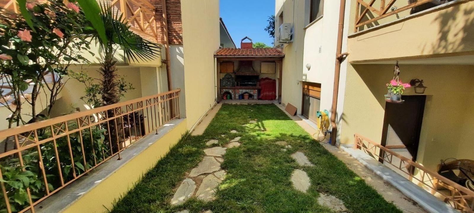 Rea’s house view 4