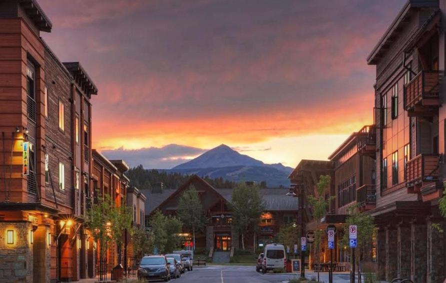 Lone Mountain Retreat
