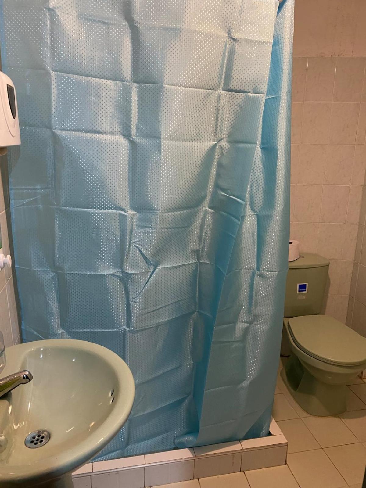 Cabaña con excelente ubicación y zona verde.