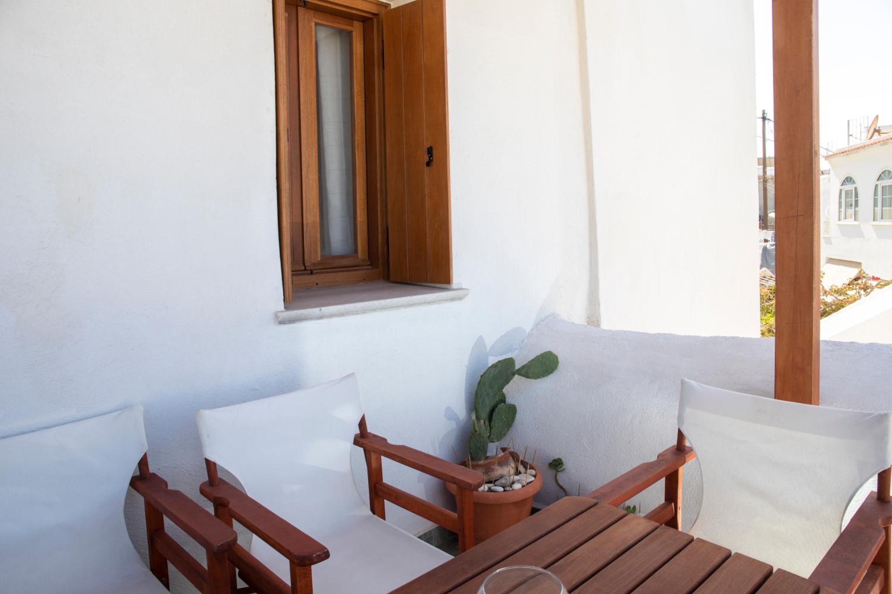 Cycladic sea view house near the Castle