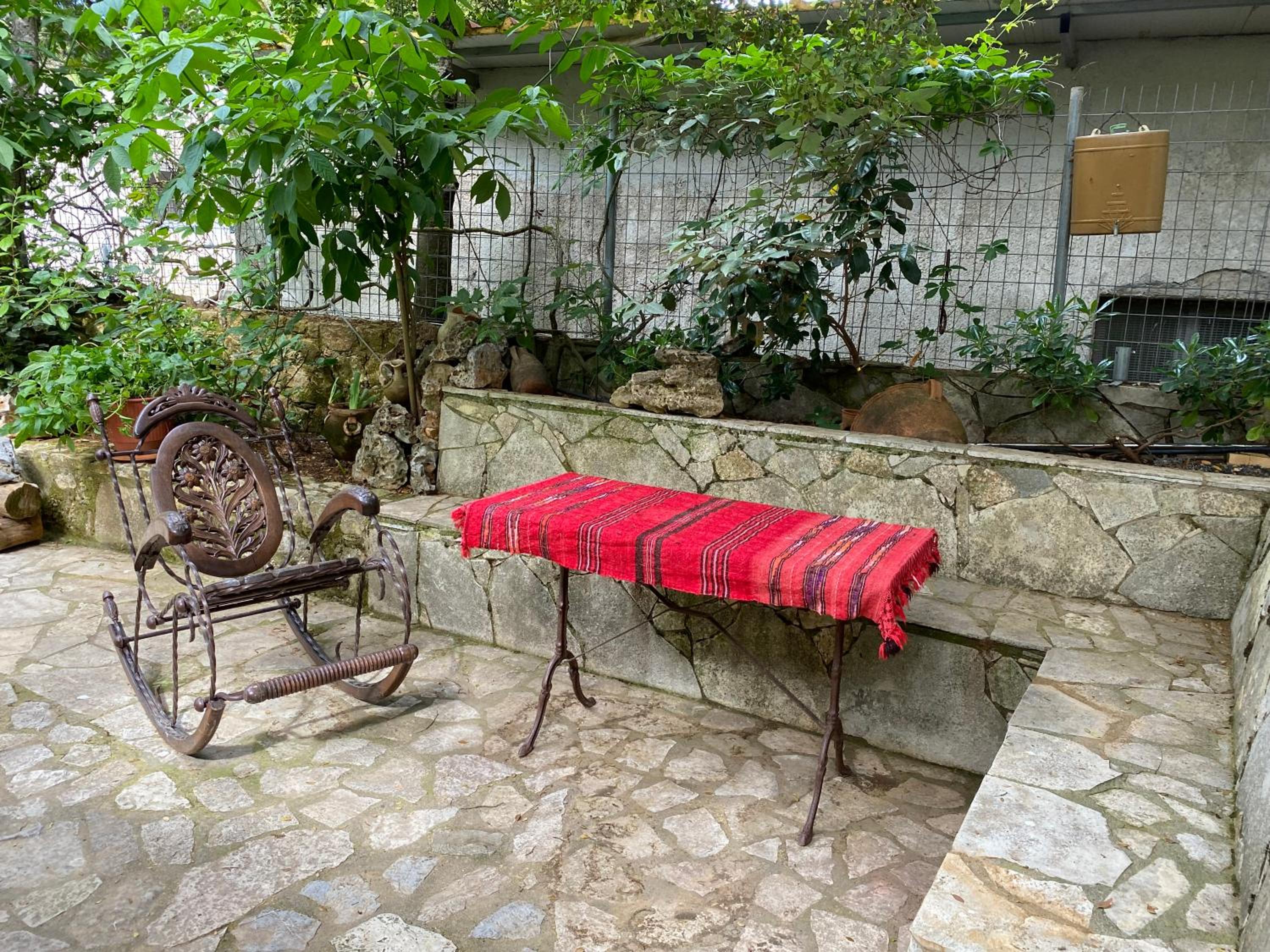 Katharo Traditional Villa