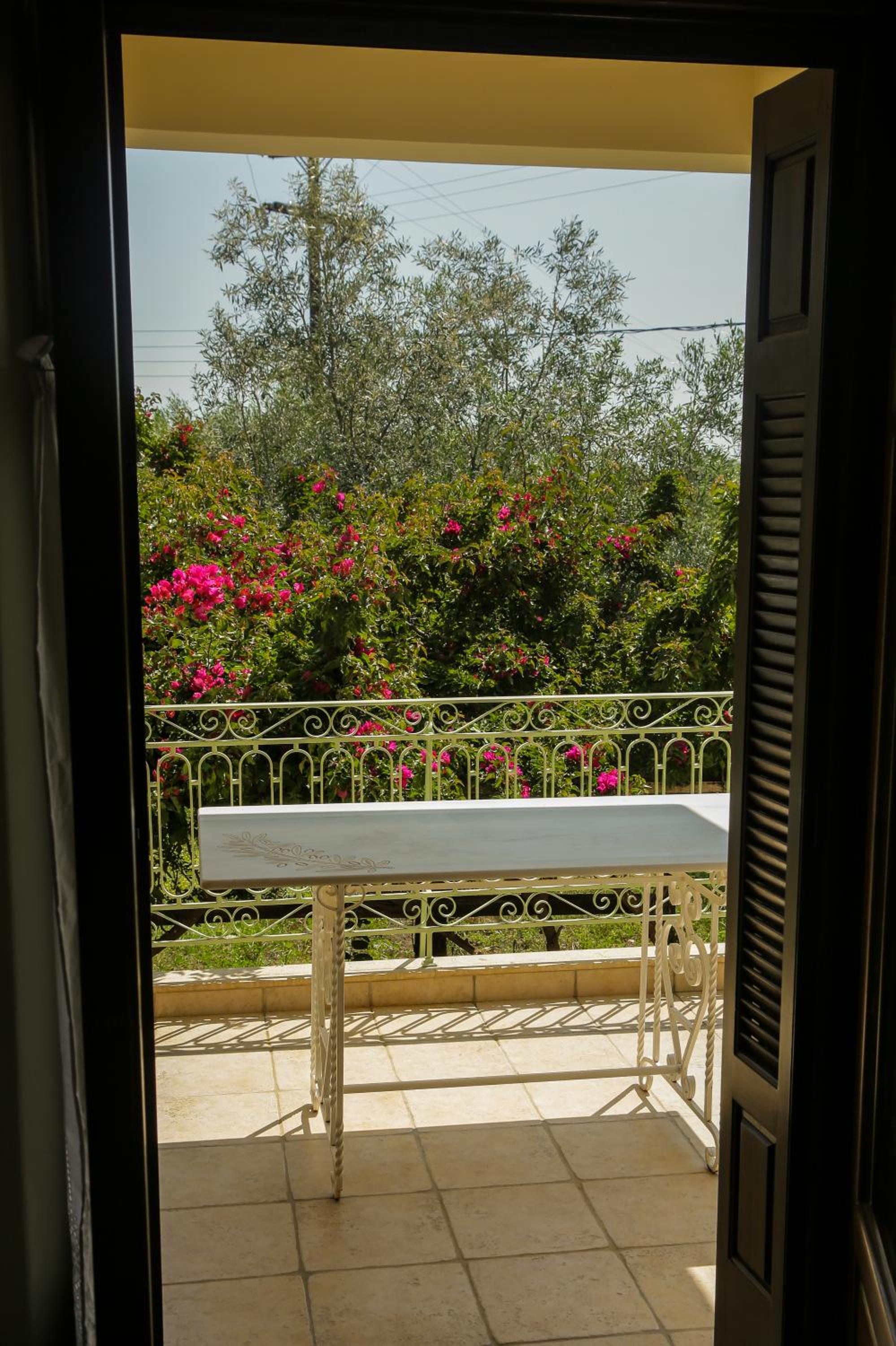Picturesque Houses view 4