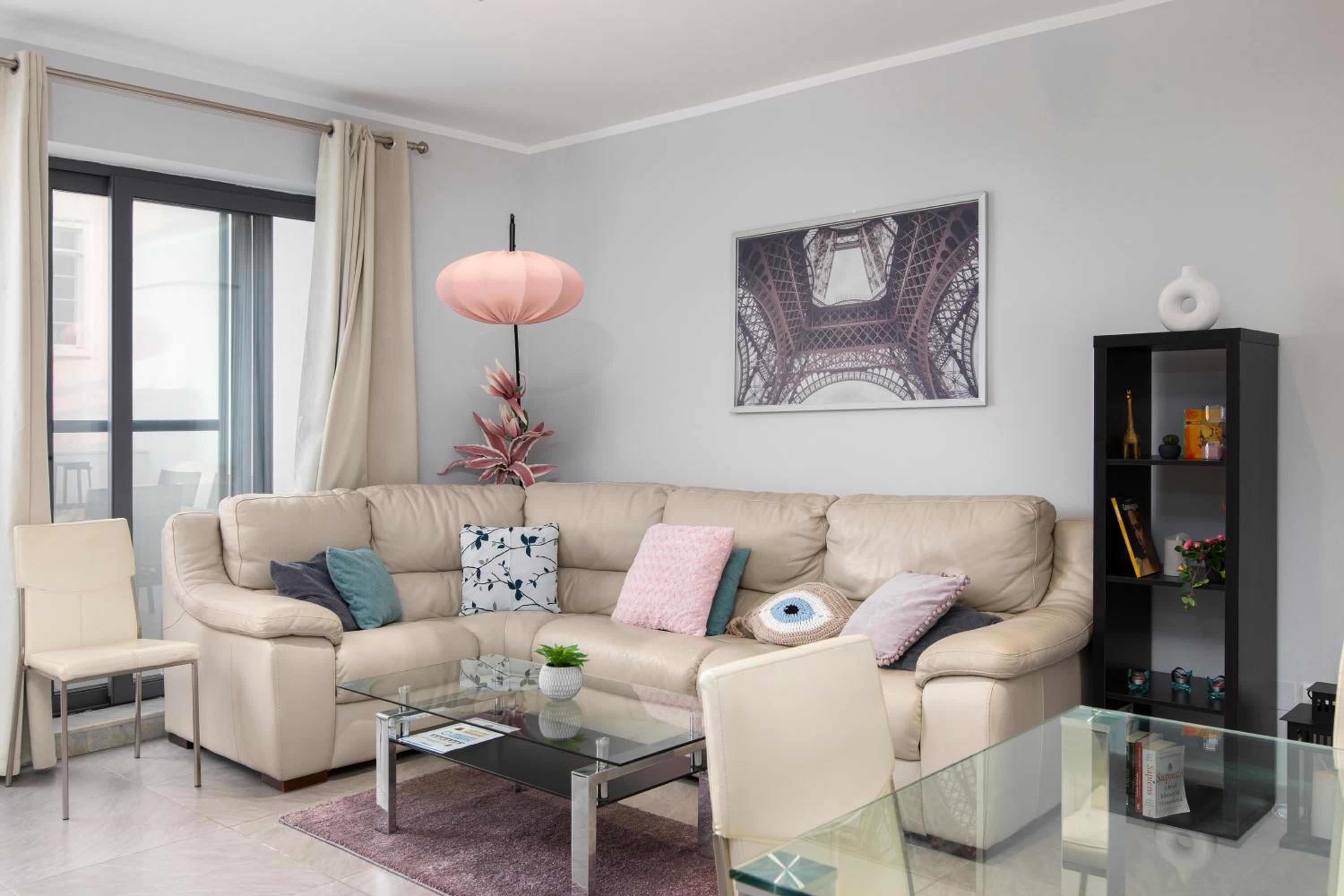 3BR Penthouse with huge terrace - Sliema, Triq Trofimu view 2