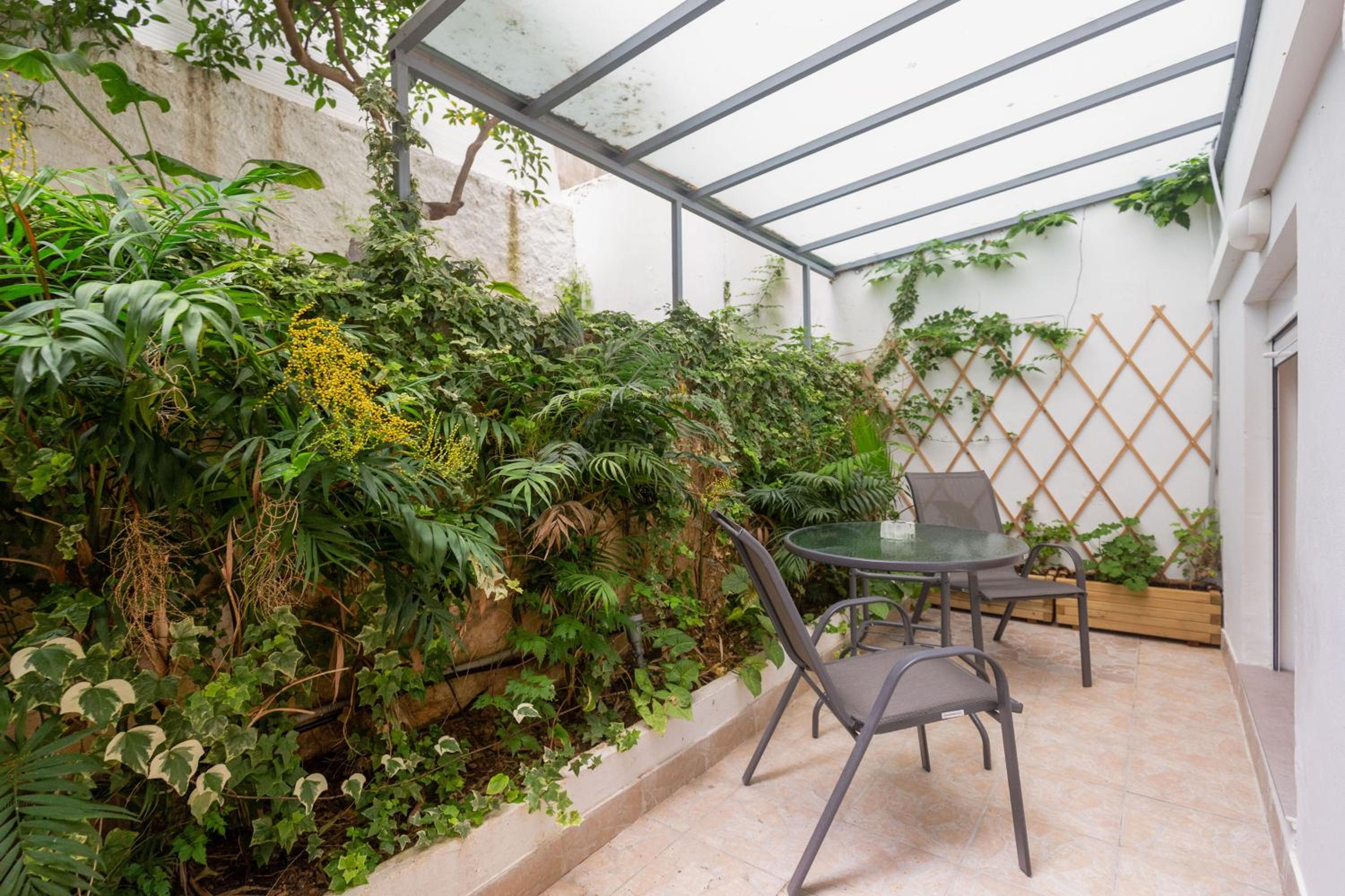 A newly fully renovated studio