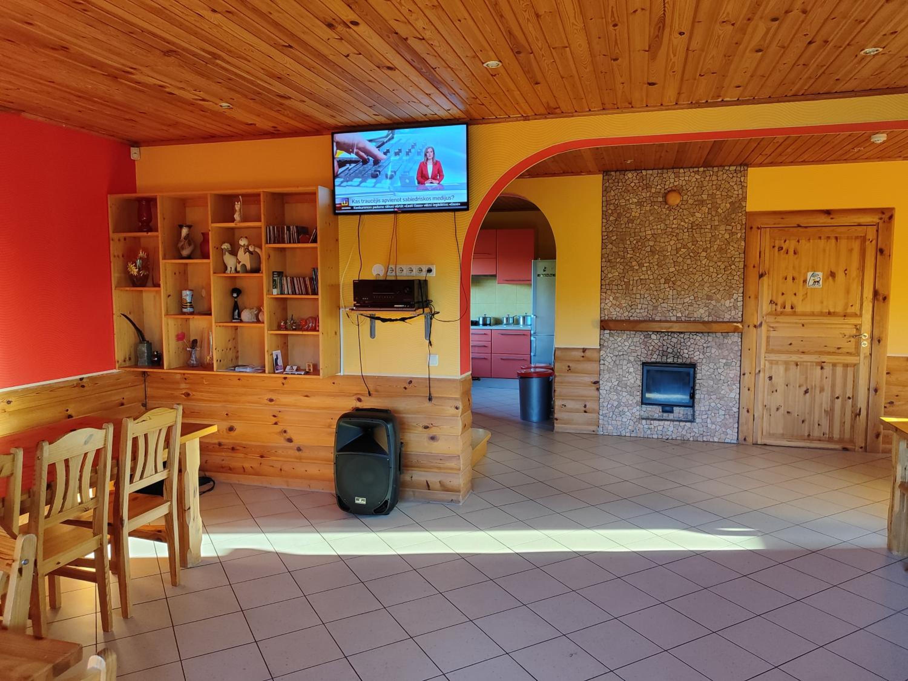 Photo 18