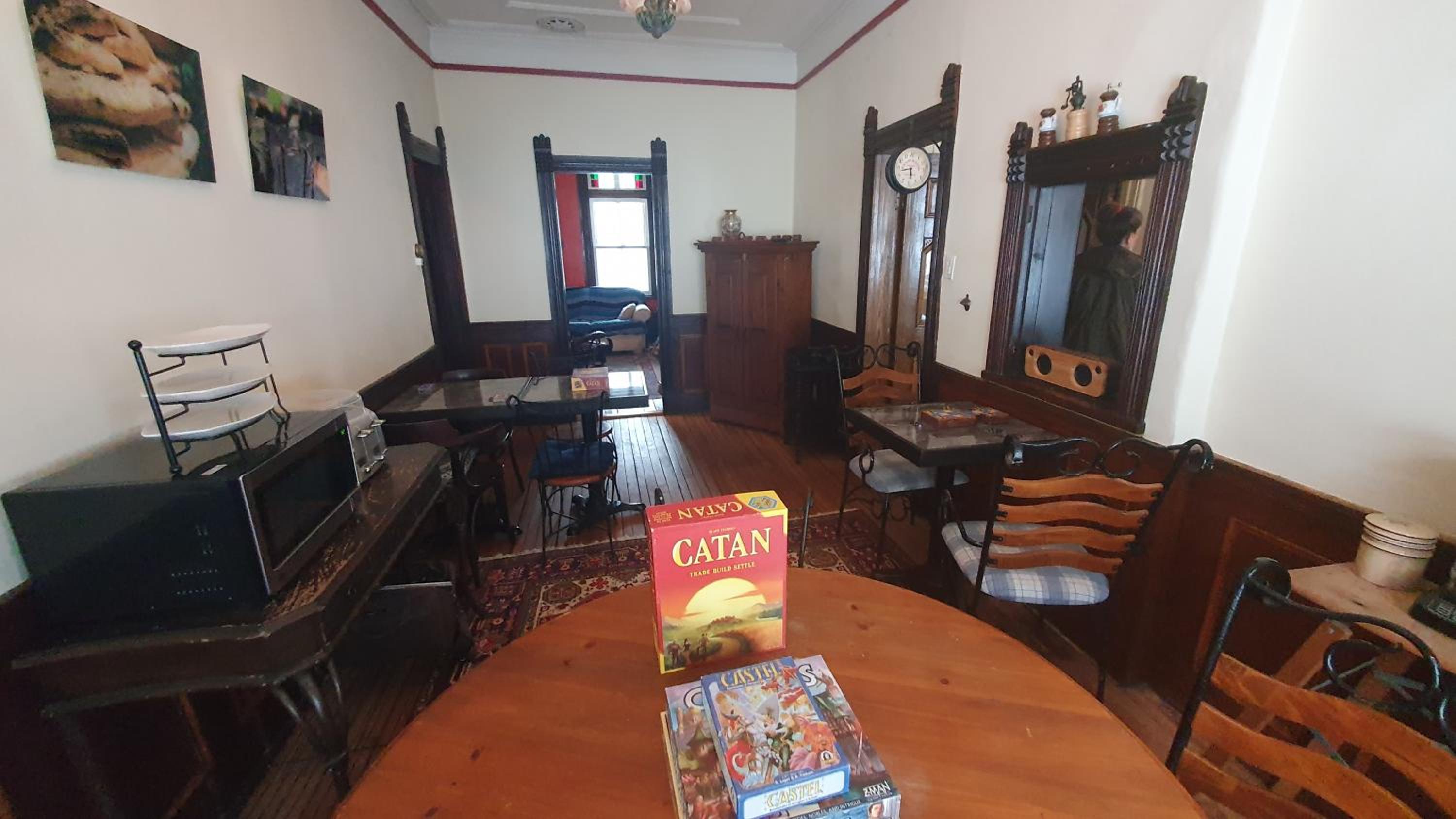 Le Salon des Inconnus