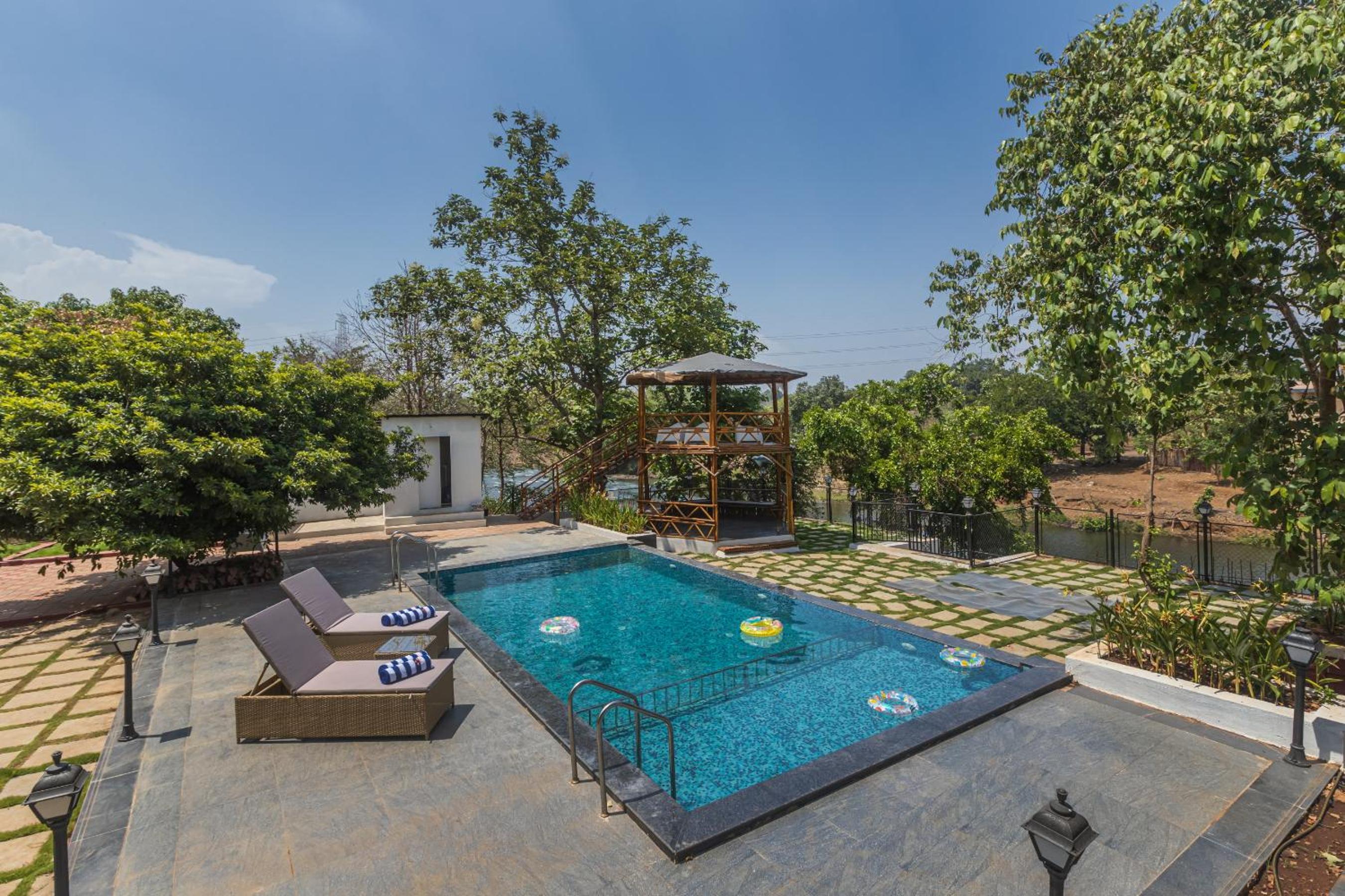 SaffronStays RiverFront Manor, 5-BDR pool villa by Pej River view 2