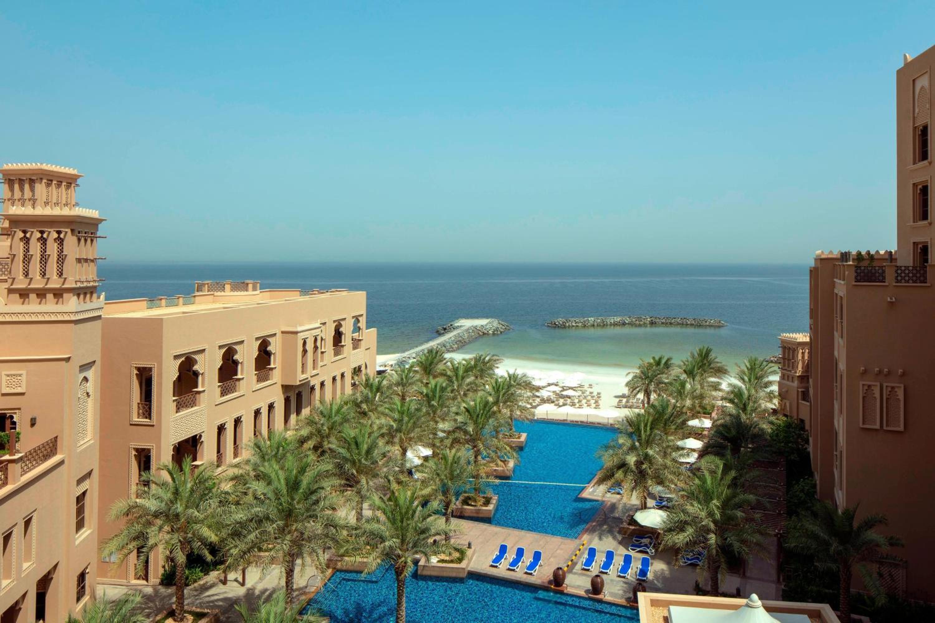 Sheraton Sharjah Beach Resort and Spa — photo 12