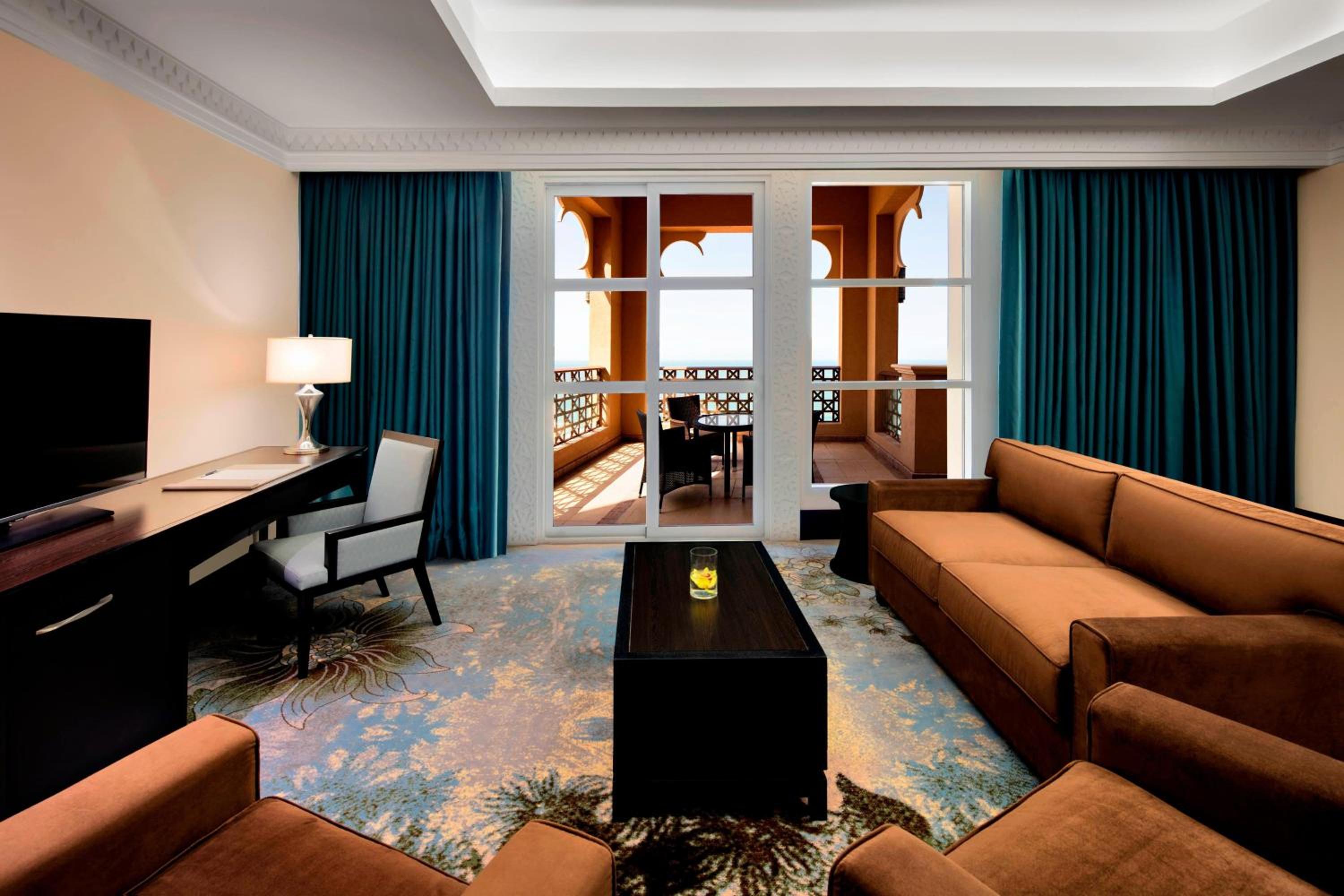 Sheraton Sharjah Beach Resort and Spa — photo 40