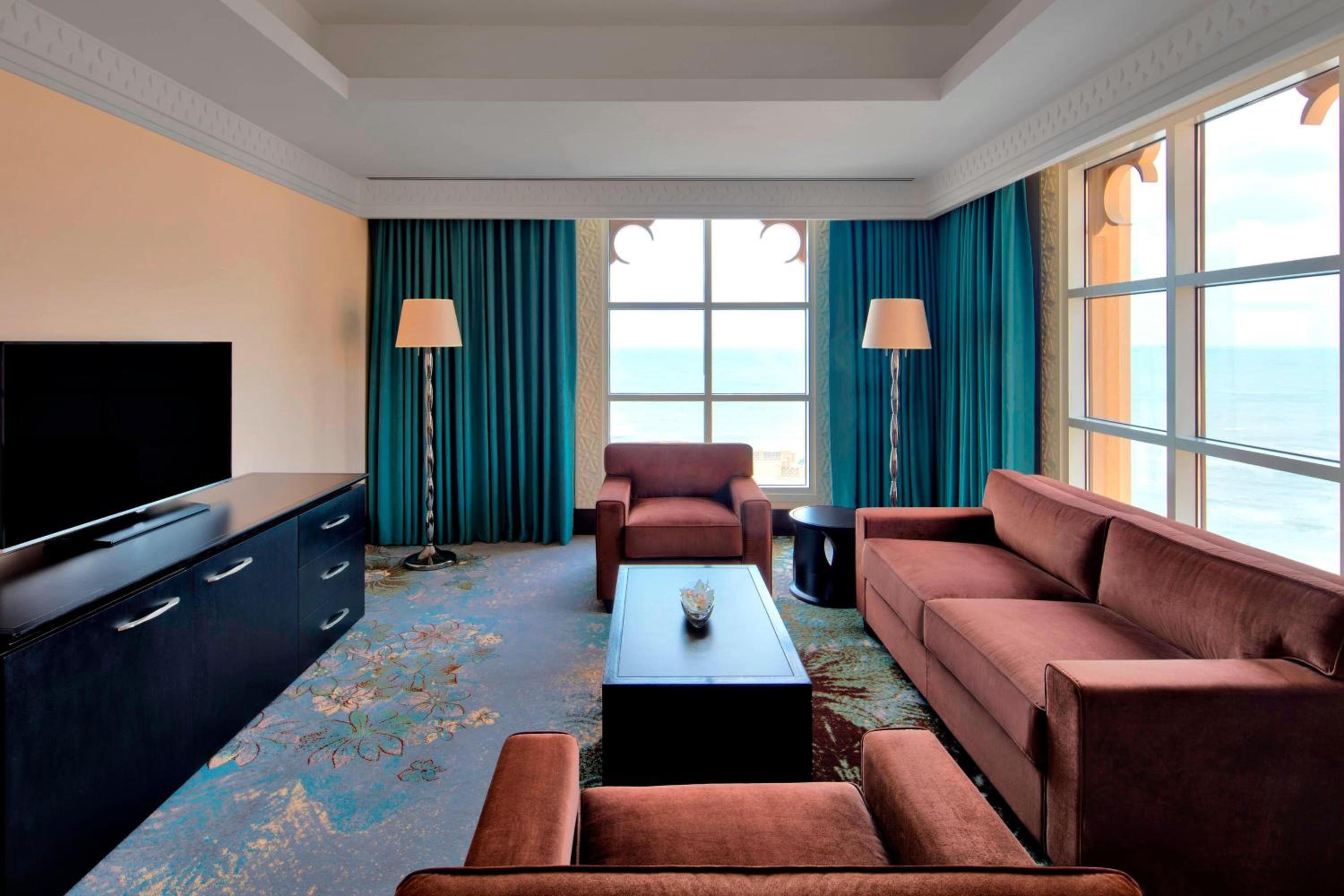 Sheraton Sharjah Beach Resort and Spa — photo 27