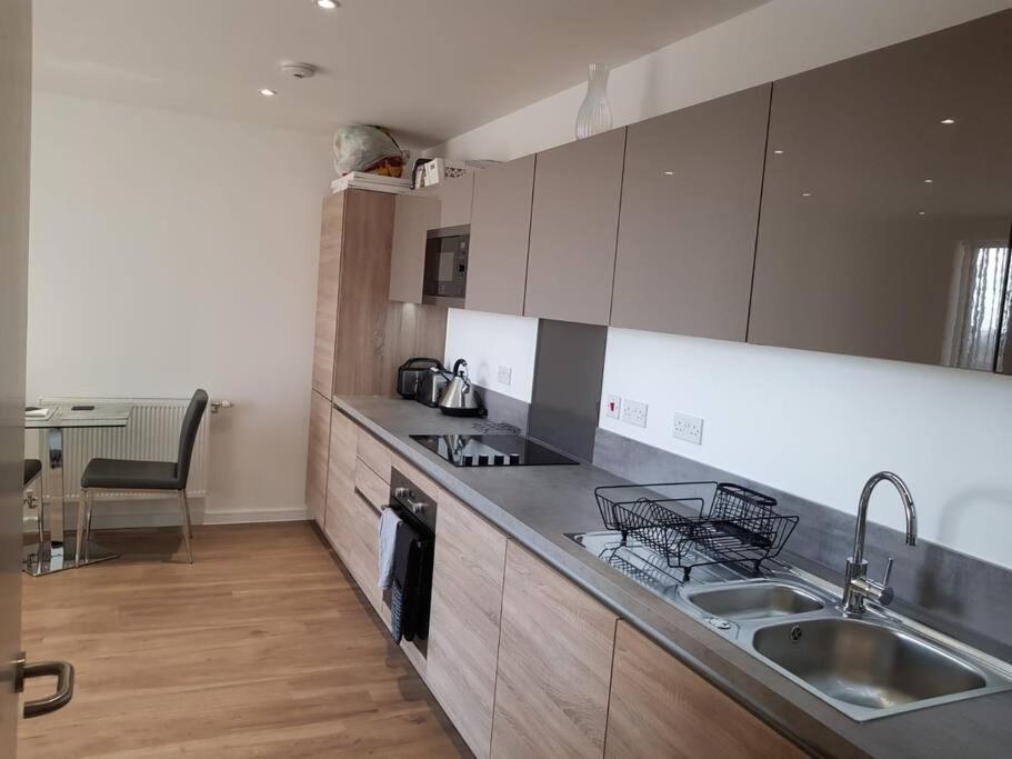 Flat near tube station, O2, Excel and Canary Wharf