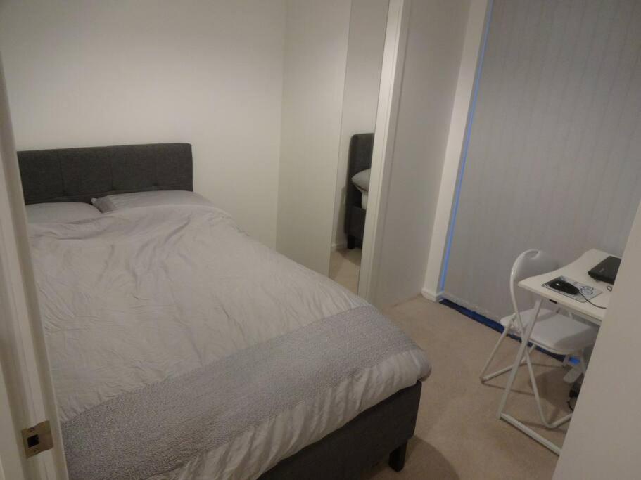 Flat near tube station, O2, Excel and Canary Wharf