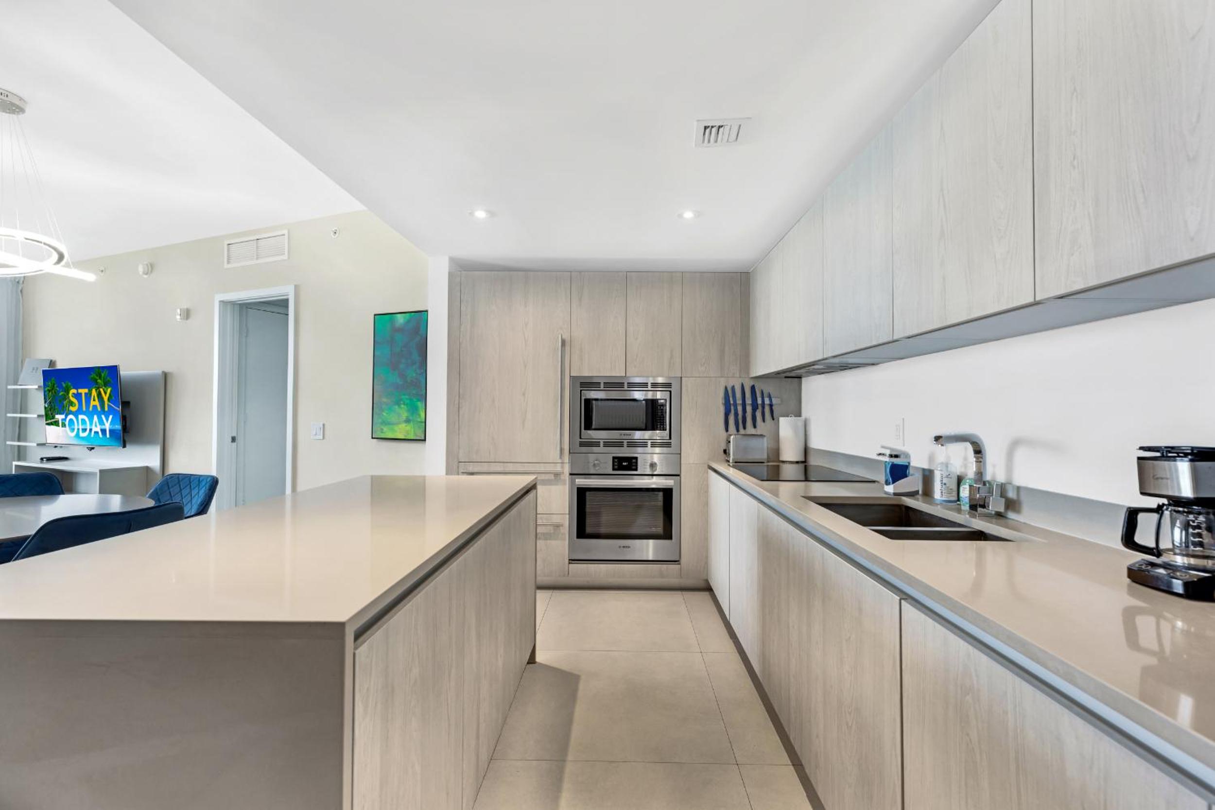 25 min to FIFA! Heaven Resort - 2BDR BEACH HOME WITH OCEAN VIEW HOLLYWOOD! view 5