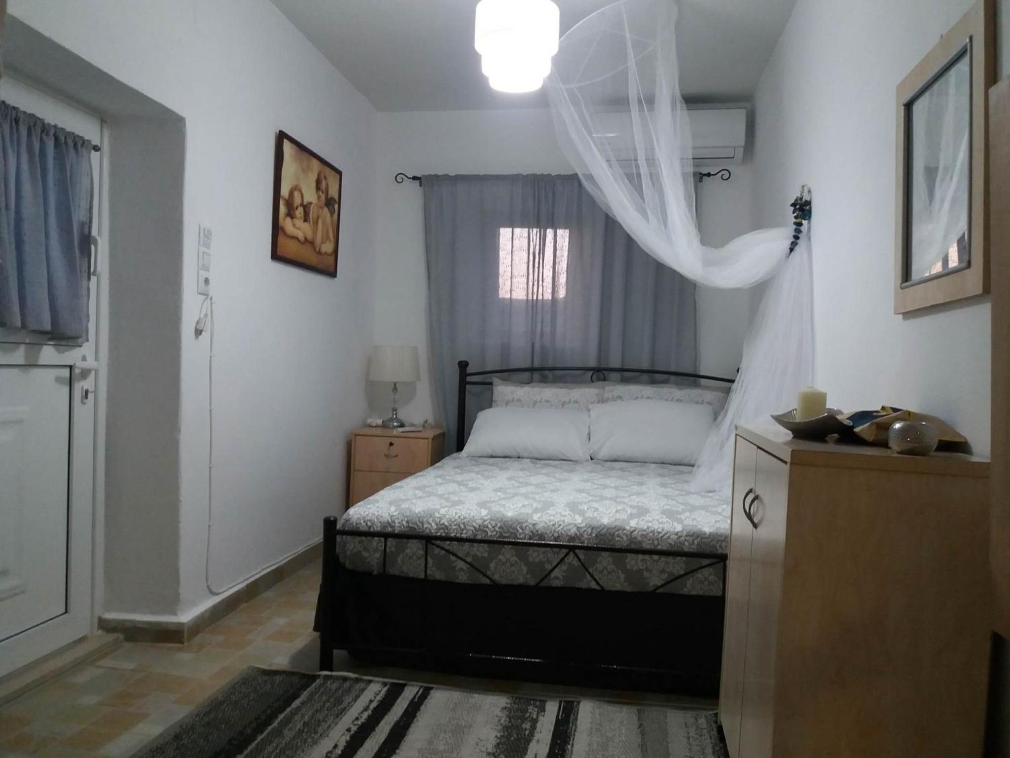 Kareshome-Privacy-view photo 3