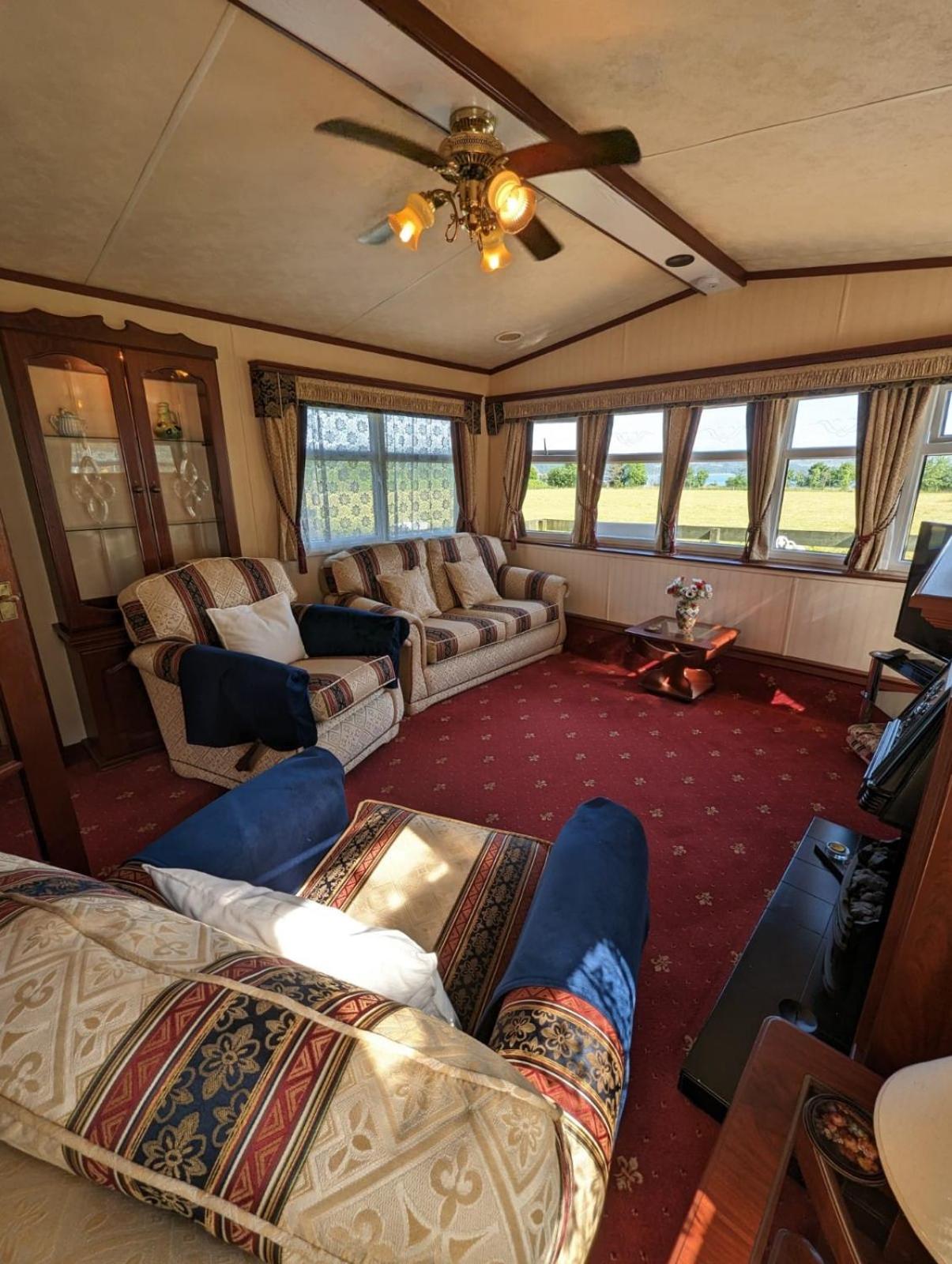 The Lambourne 71 view 3