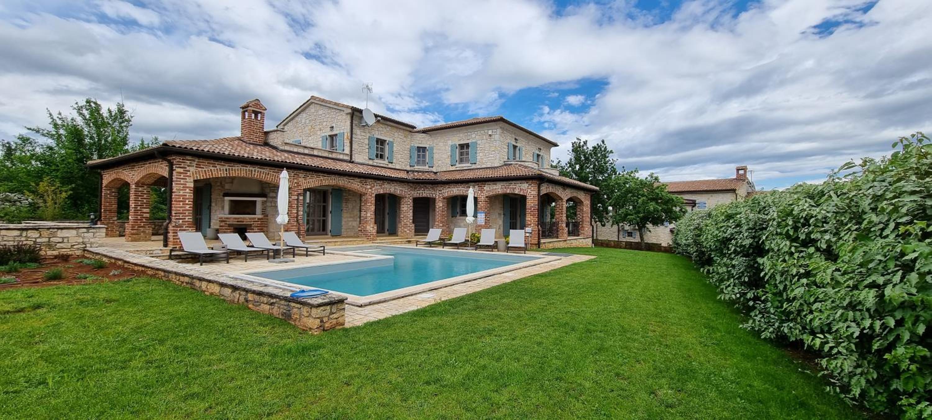 Villa Mint