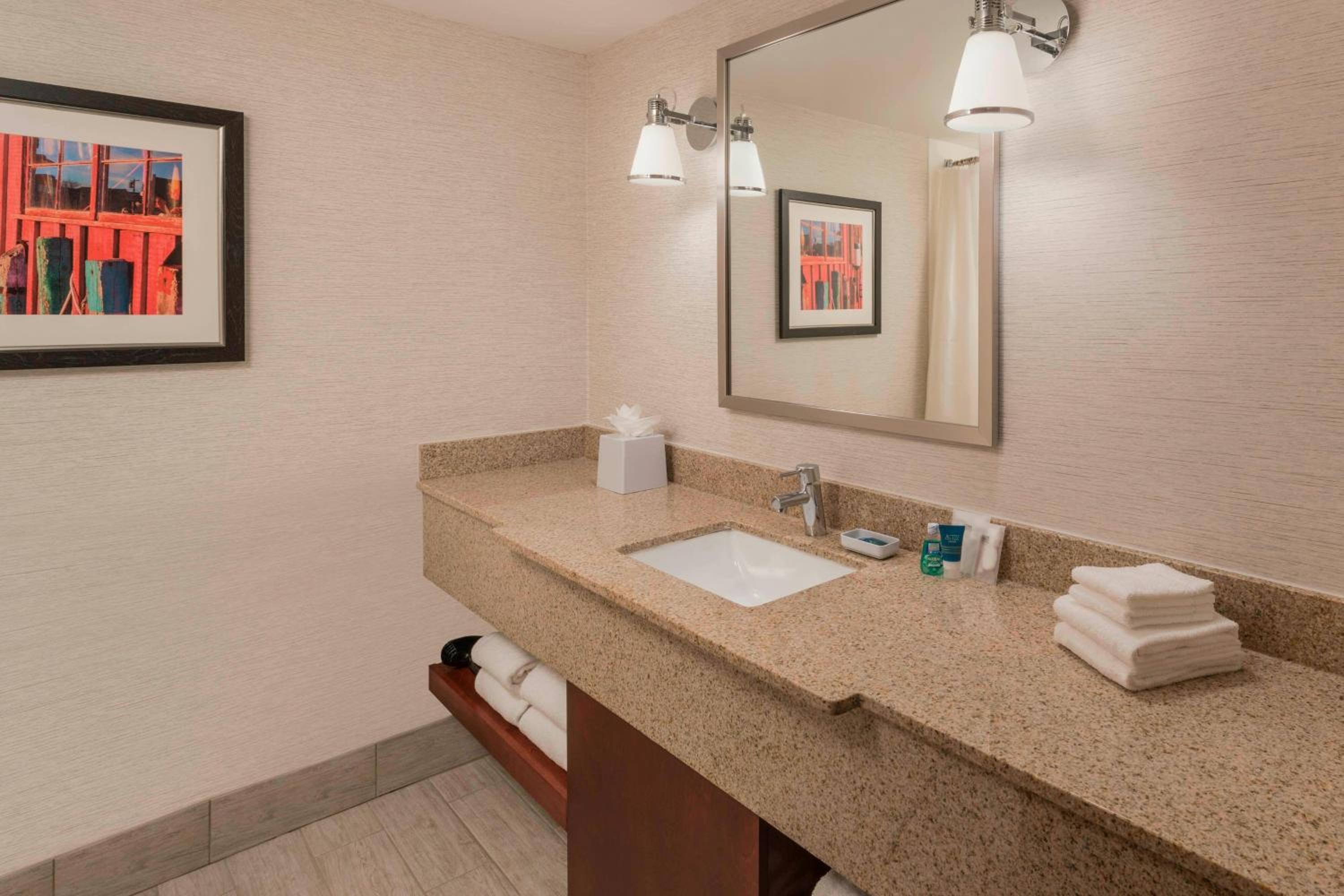 Four Points by Sheraton Boston Logan Airport Revere - Property Image 9