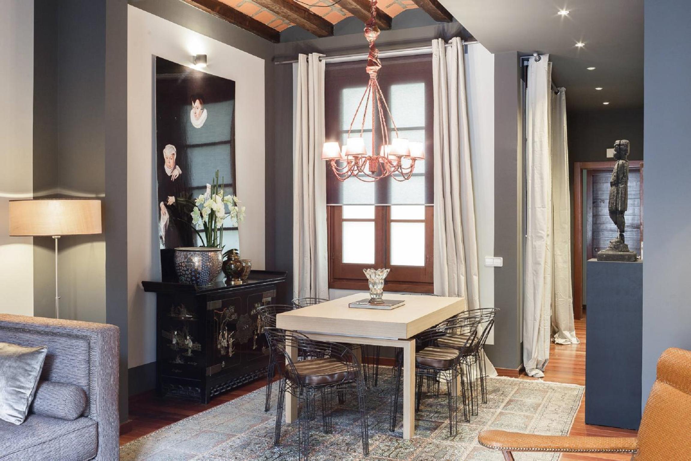 You Stylish City Center Apartments