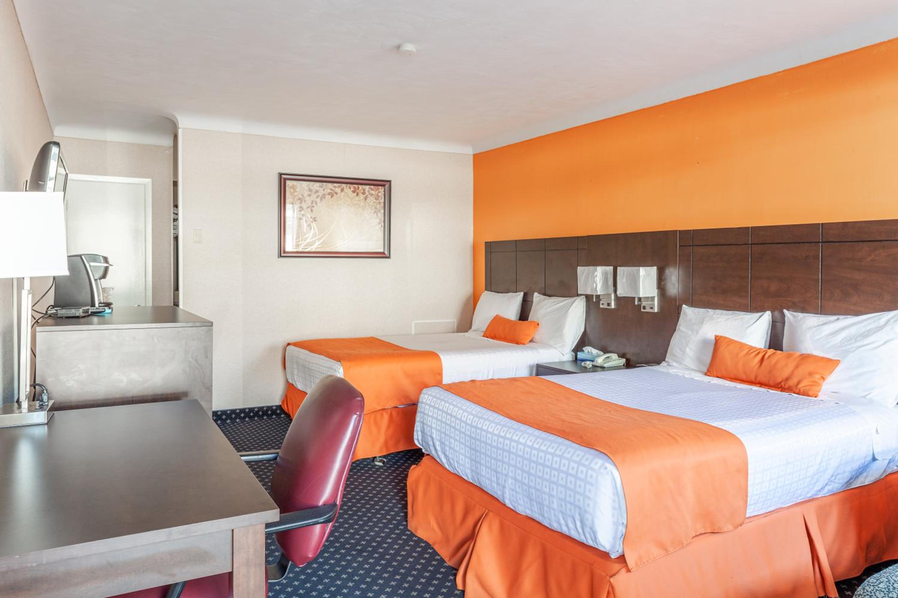 North Bay Vacations - Knights Inn North Bay - Property Image 16