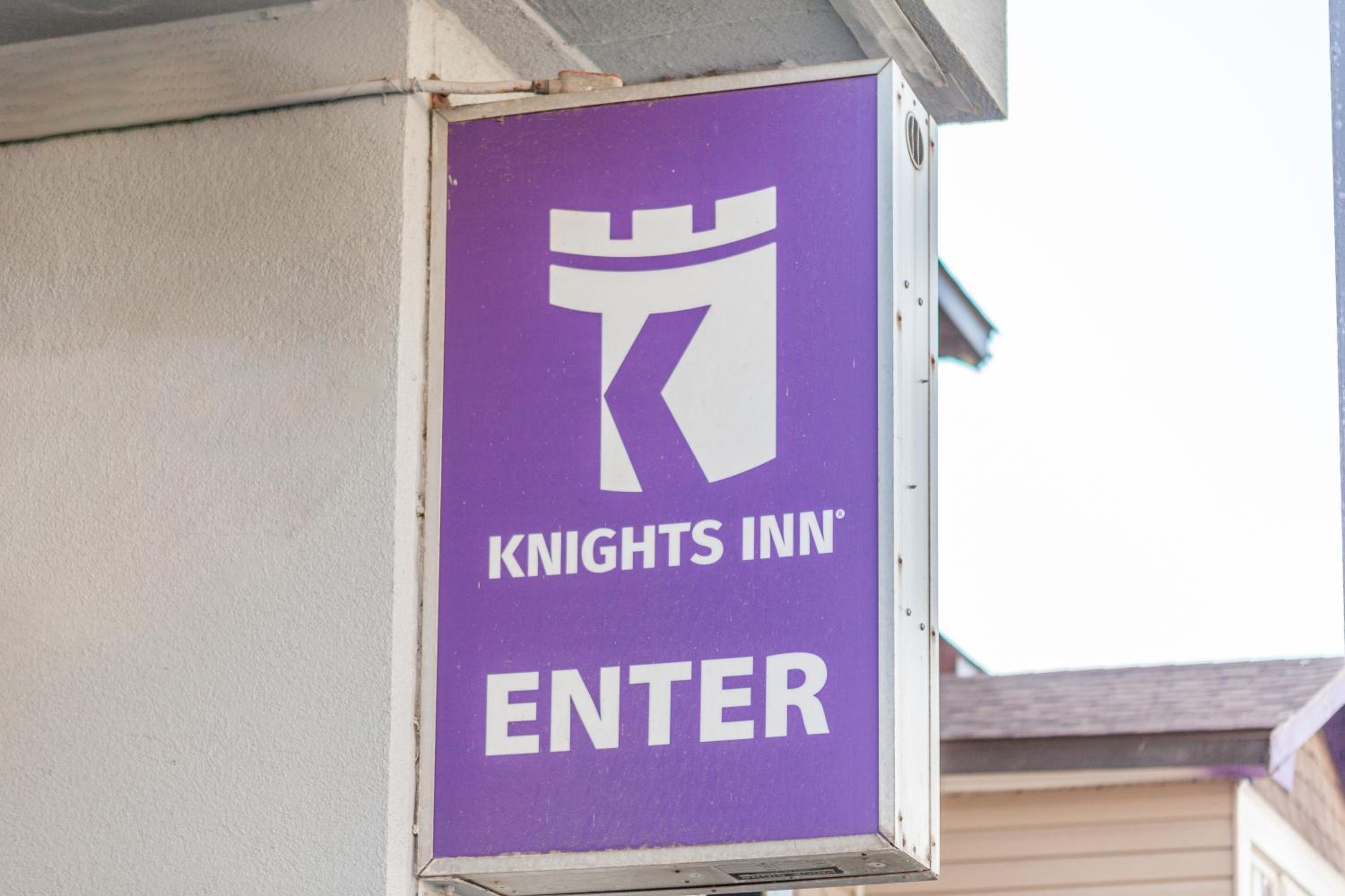 North Bay Vacations - Knights Inn North Bay - Property Image 19