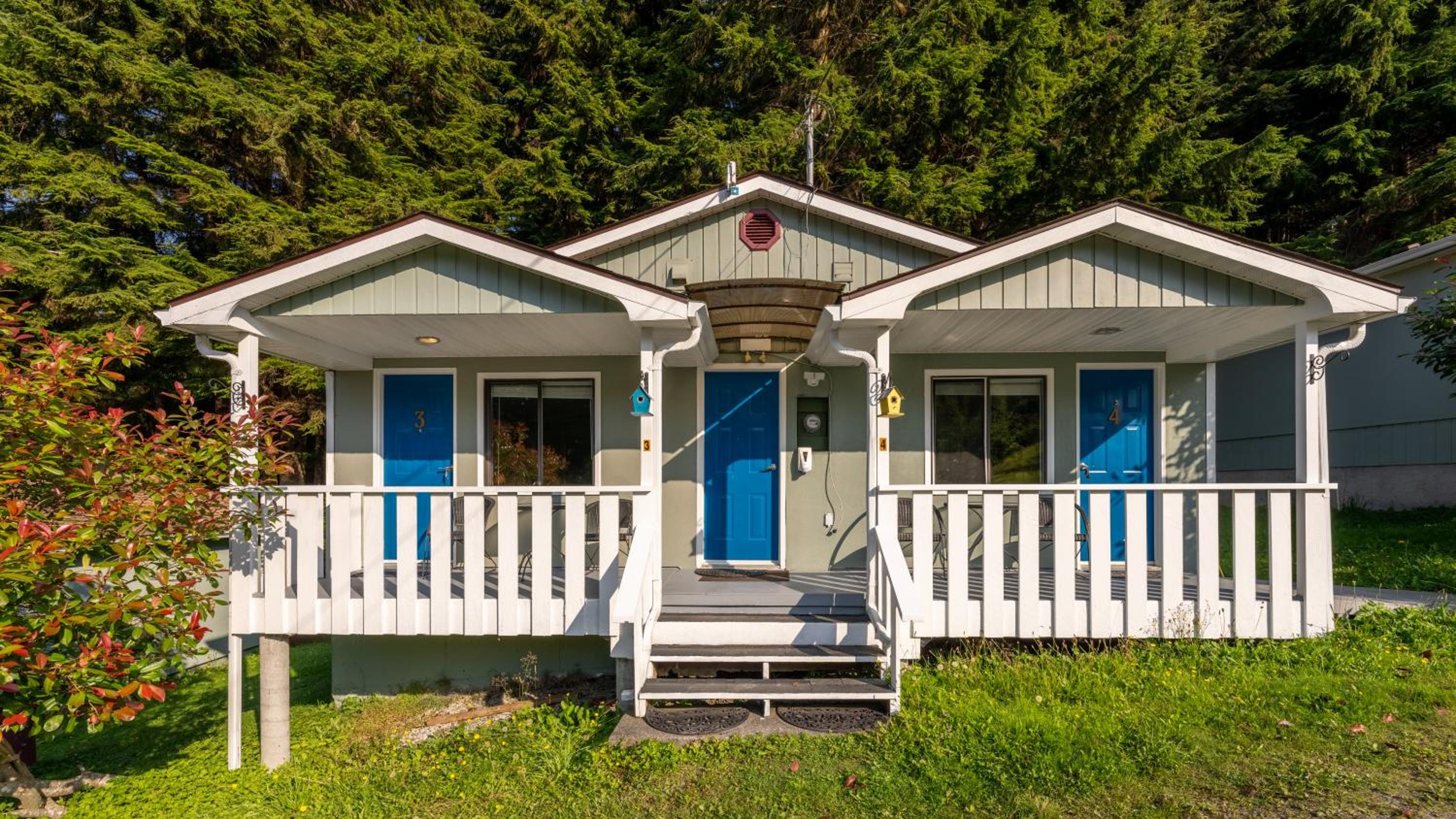 The Cabins at Alert Bay