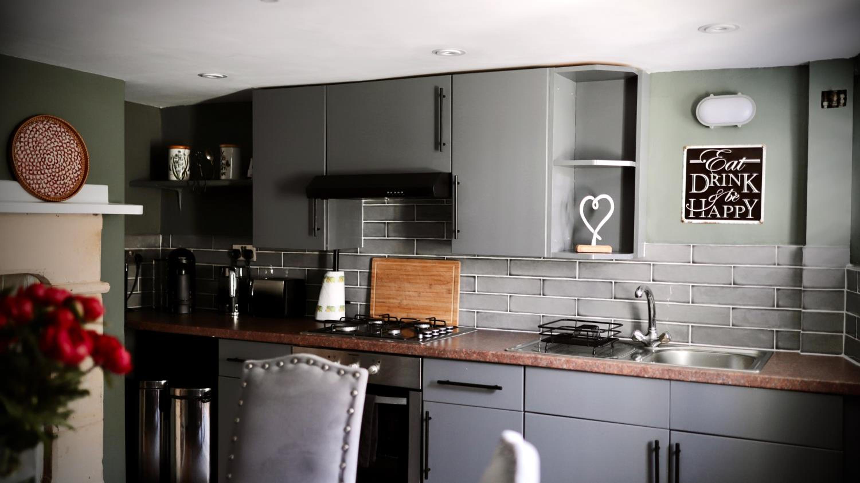 Unique & Stylish Town House, central Cheltenham view 4