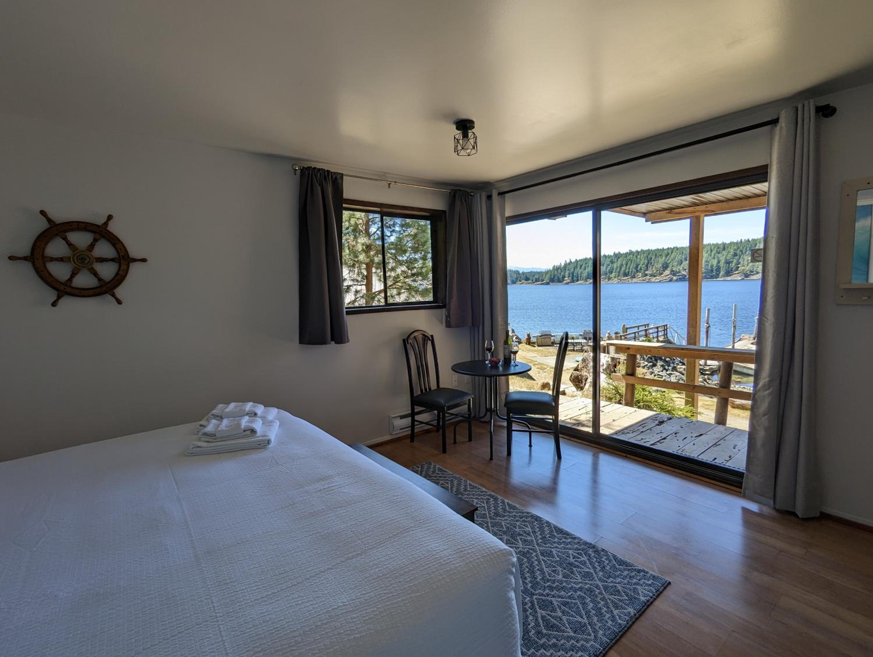 Jade Resort-Oceanfront Suites in Gowlland Harbour